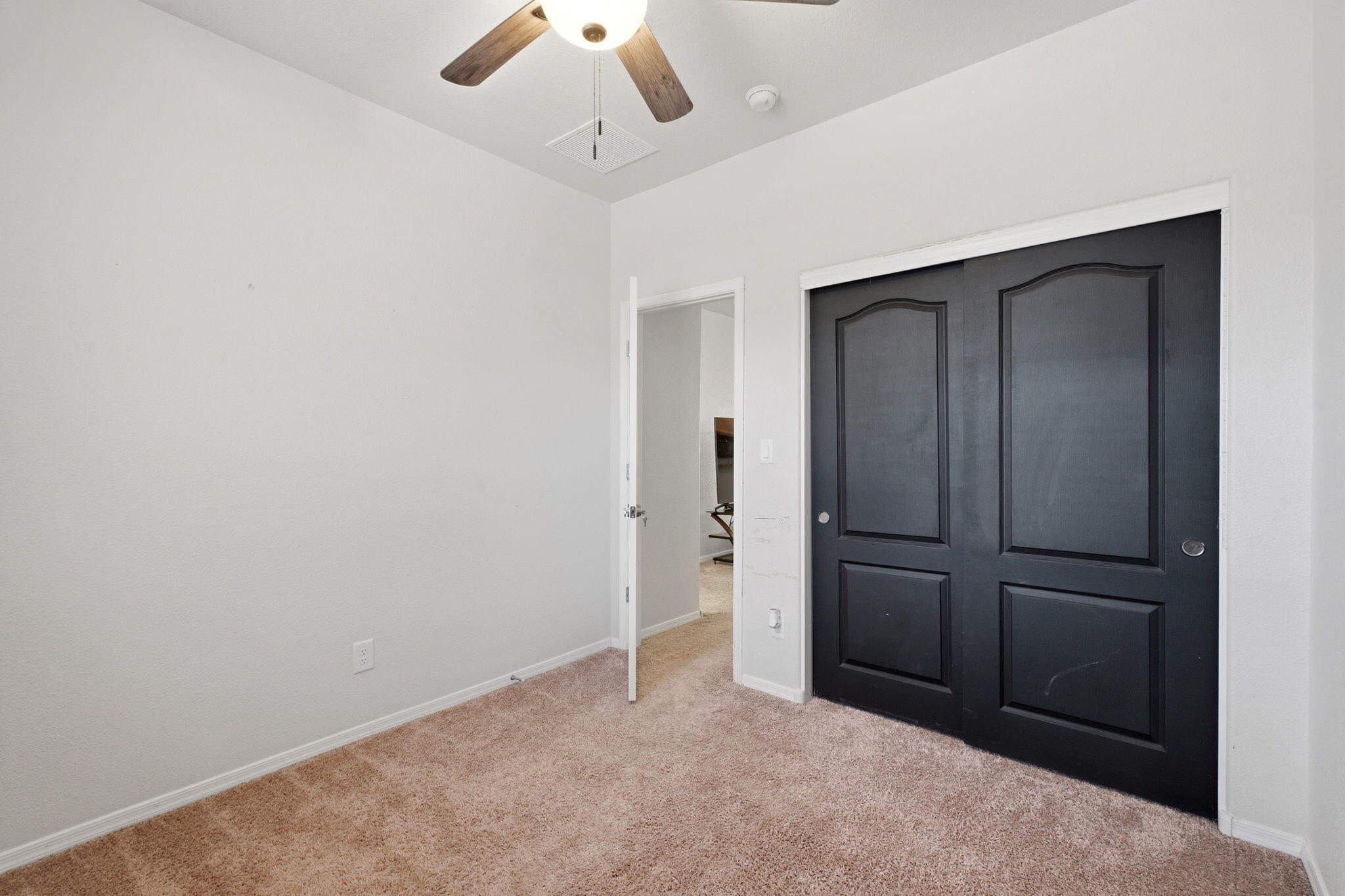 Photo 17 — 10909 Del Carmen Street NW