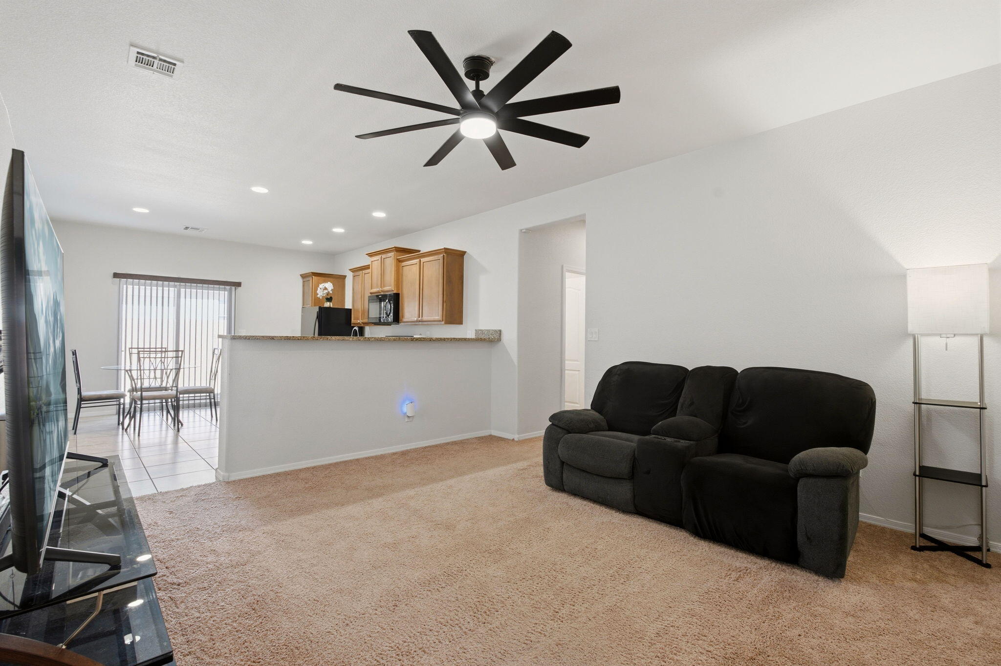 Photo 7 — 10909 Del Carmen Street NW