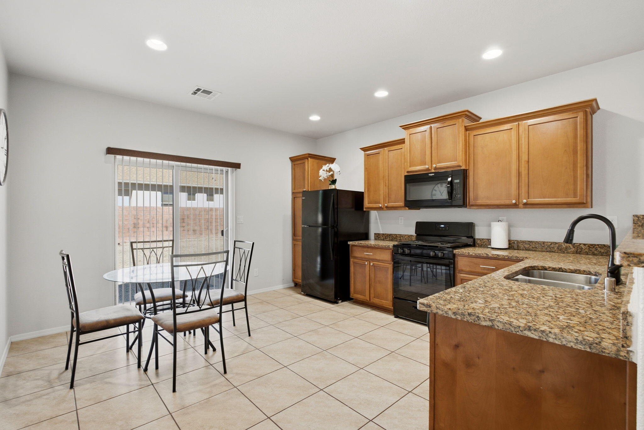 Photo 11 — 10909 Del Carmen Street NW