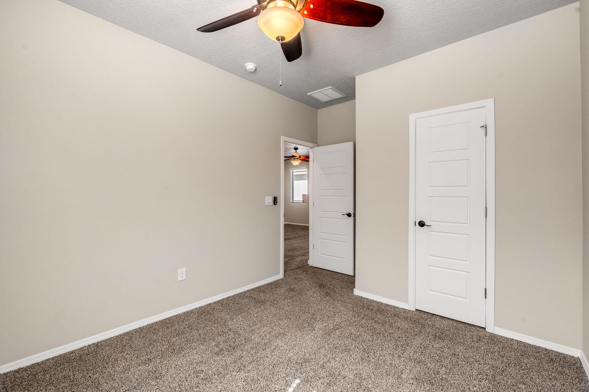 Photo 20 — 6512 Gannett Drive NE