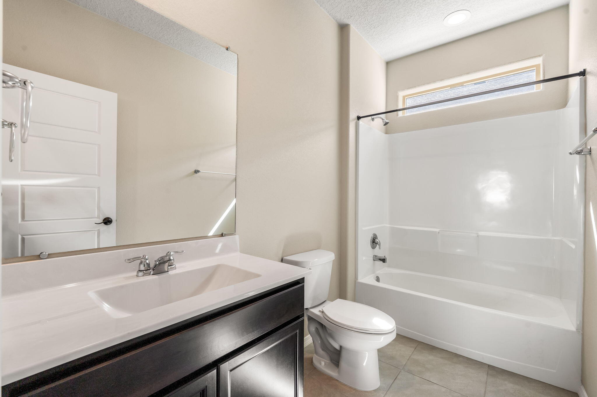 Photo 19 — 6512 Gannett Drive NE