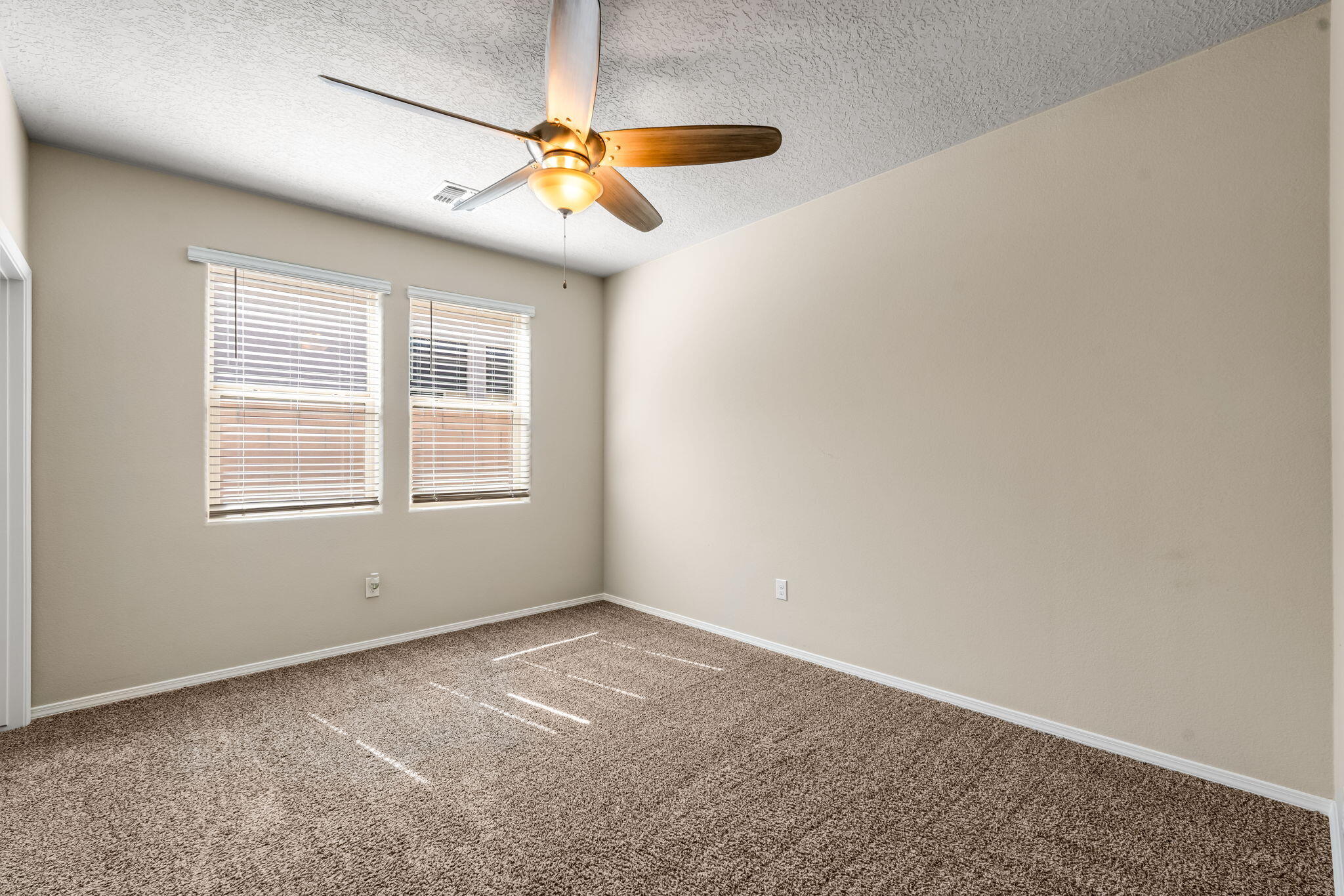 Photo 18 — 6512 Gannett Drive NE