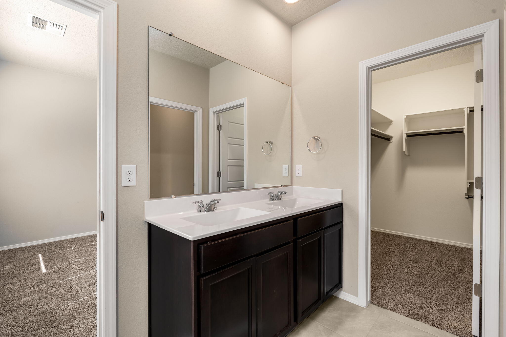 Photo 15 — 6512 Gannett Drive NE