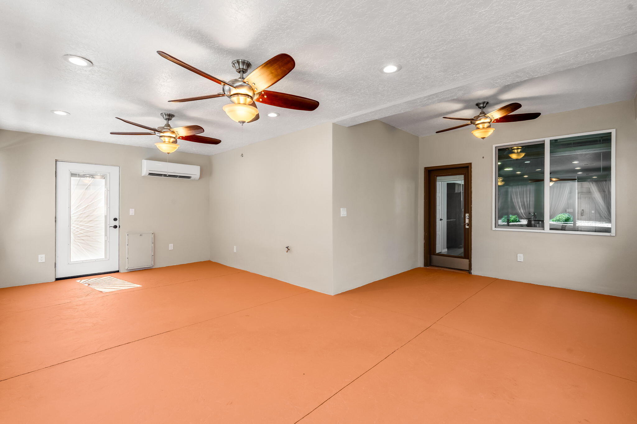 Photo 13 — 6512 Gannett Drive NE