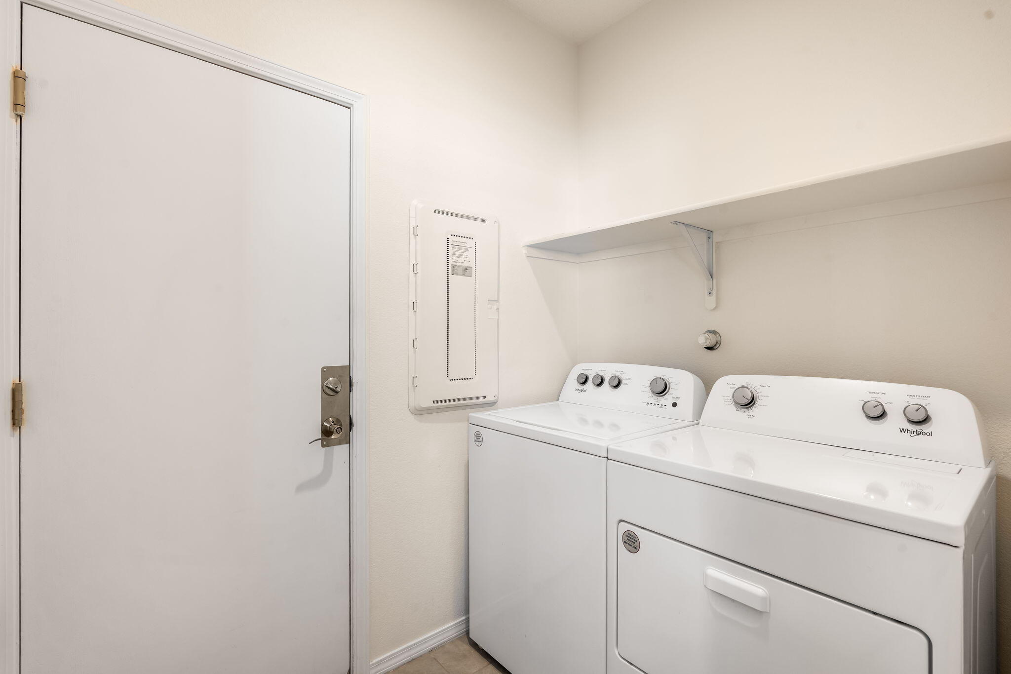 Photo 11 — 6512 Gannett Drive NE