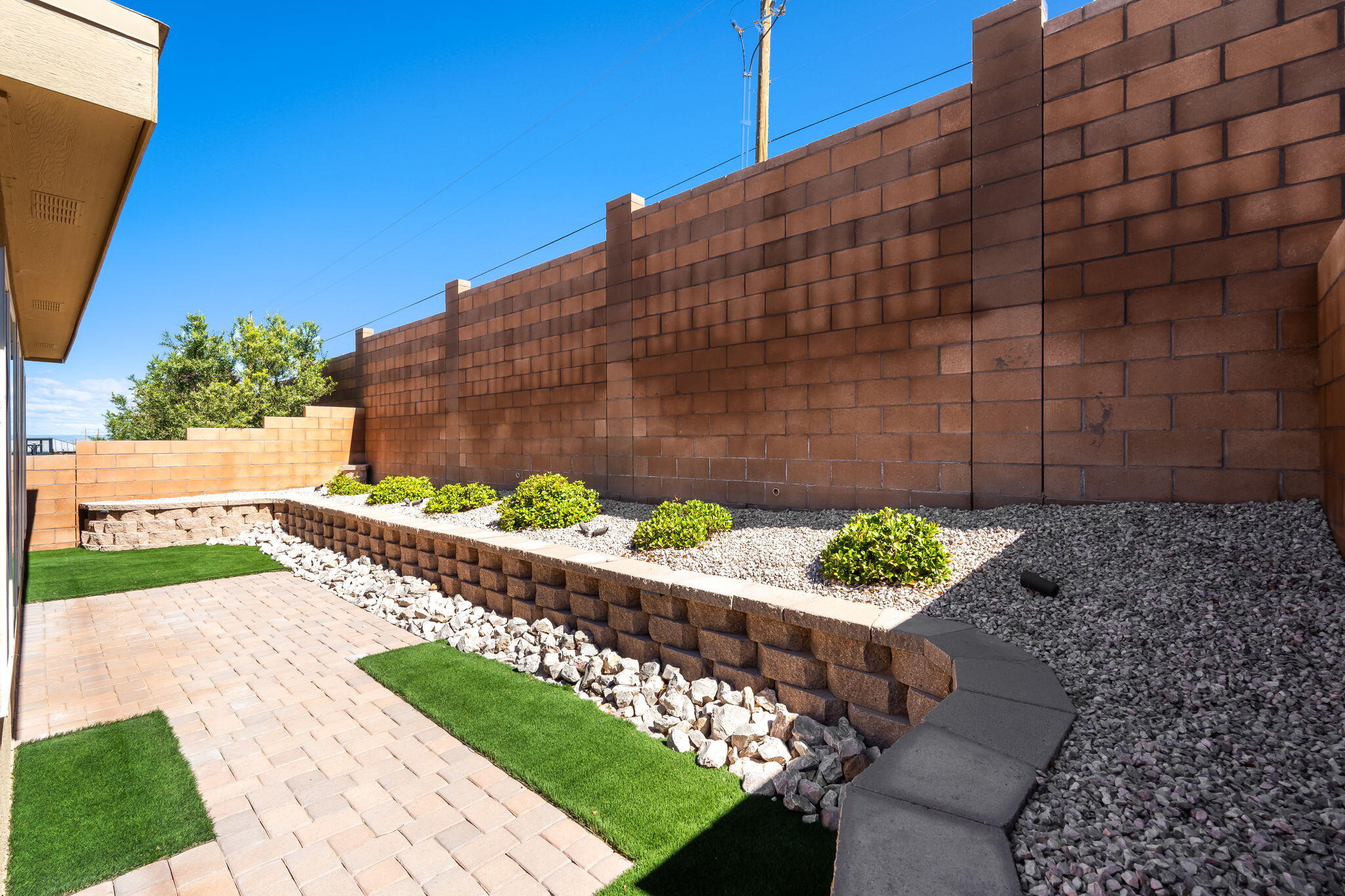 Photo 9 — 6512 Gannett Drive NE