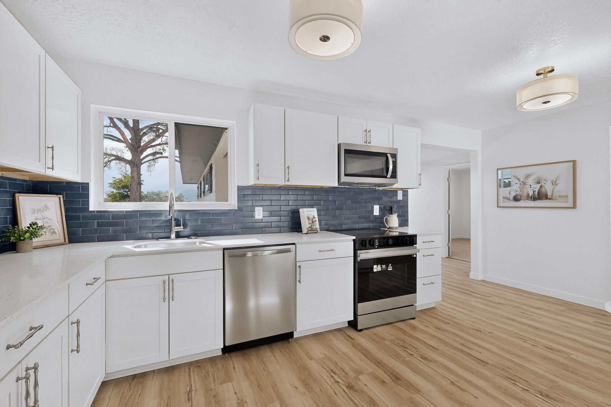 Photo 13 — 12701 Cloudview Avenue NE