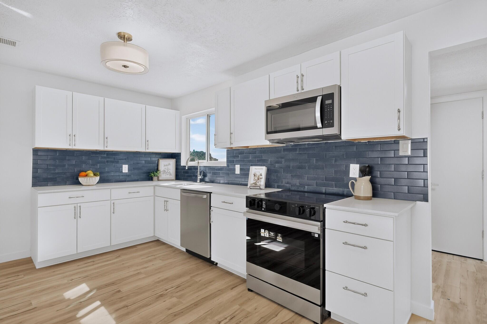 Photo 14 — 12701 Cloudview Avenue NE