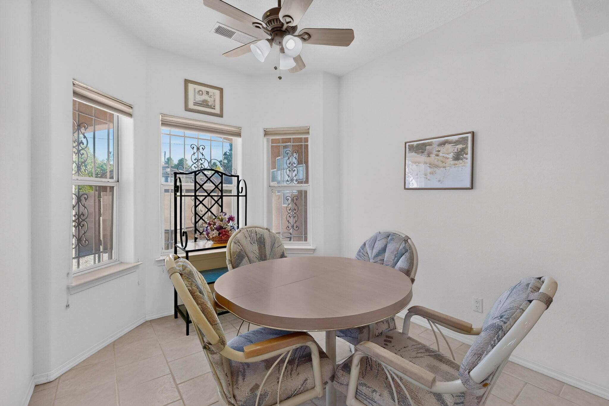 Photo 6 — 4012 Gracia Court NE