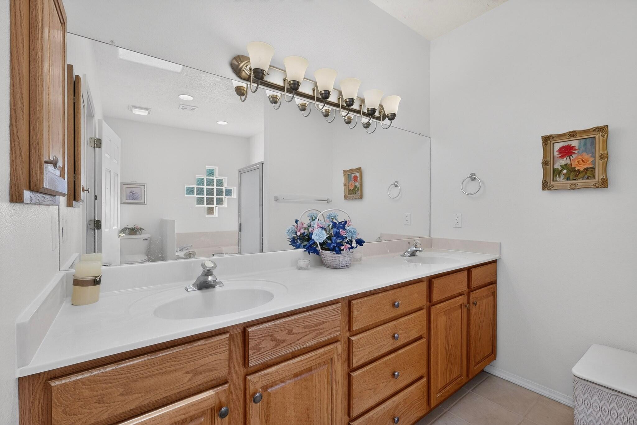 Photo 15 — 4012 Gracia Court NE