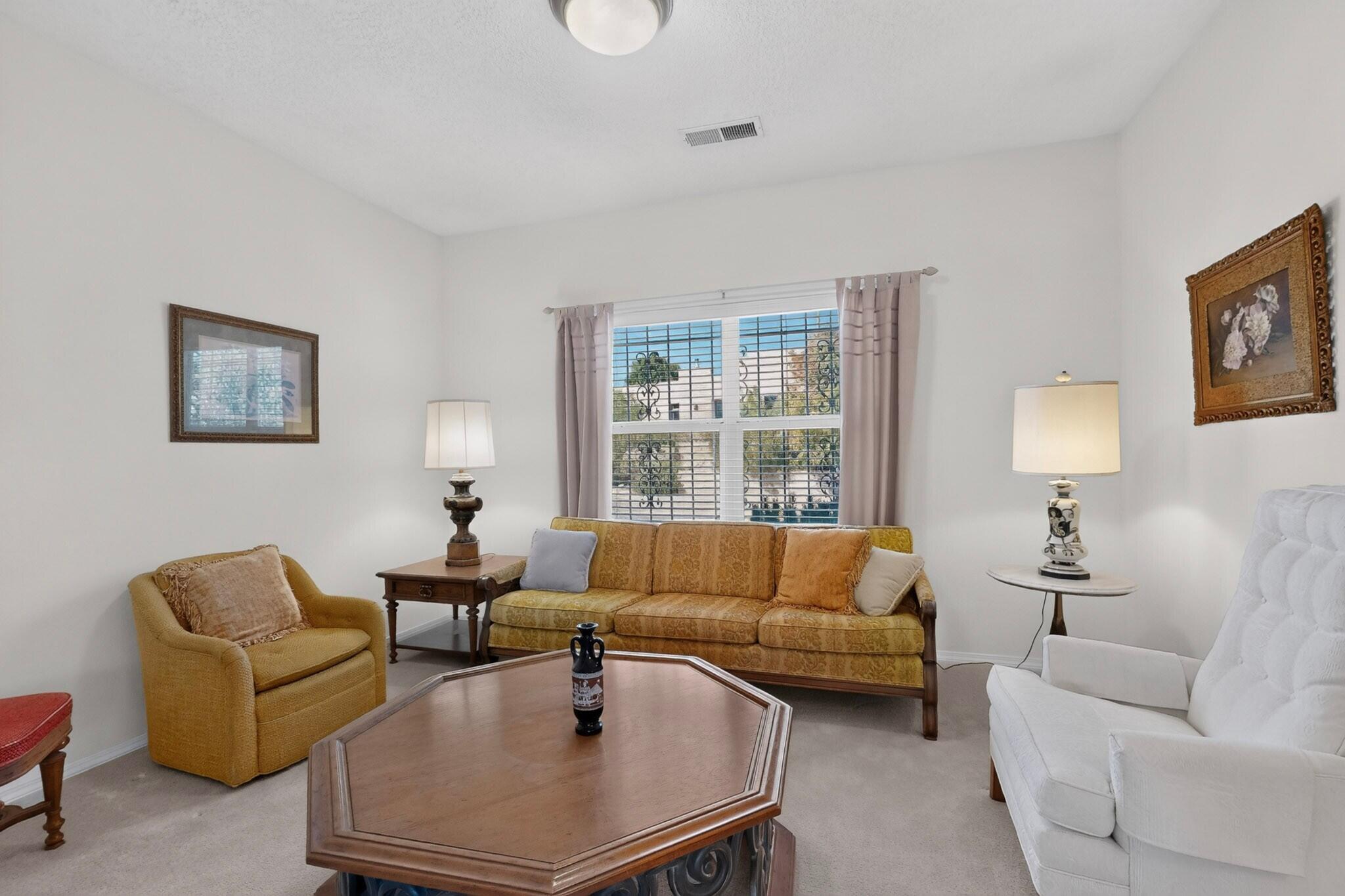 Photo 3 — 4012 Gracia Court NE