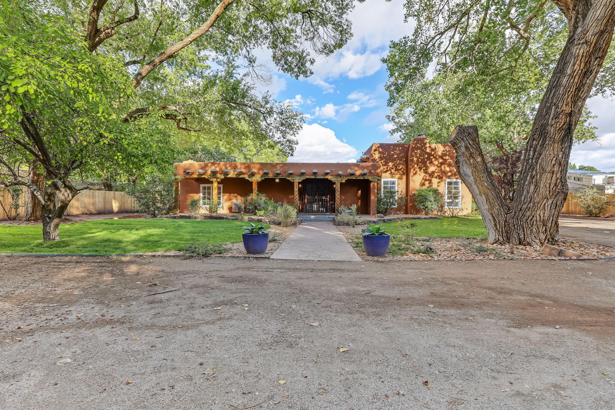 Photo 18 — 8212 Rio Grande Boulevard NW