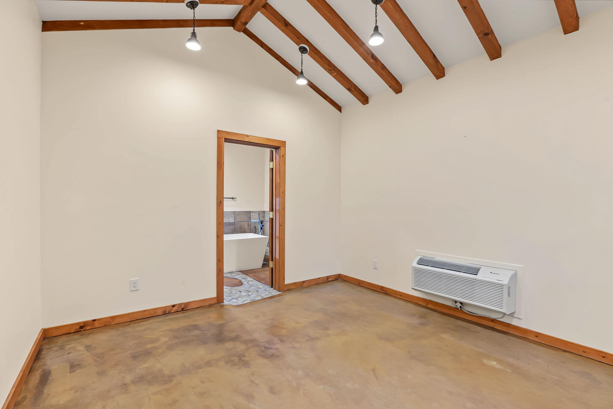 Photo 3 — 8212 Rio Grande Boulevard NW