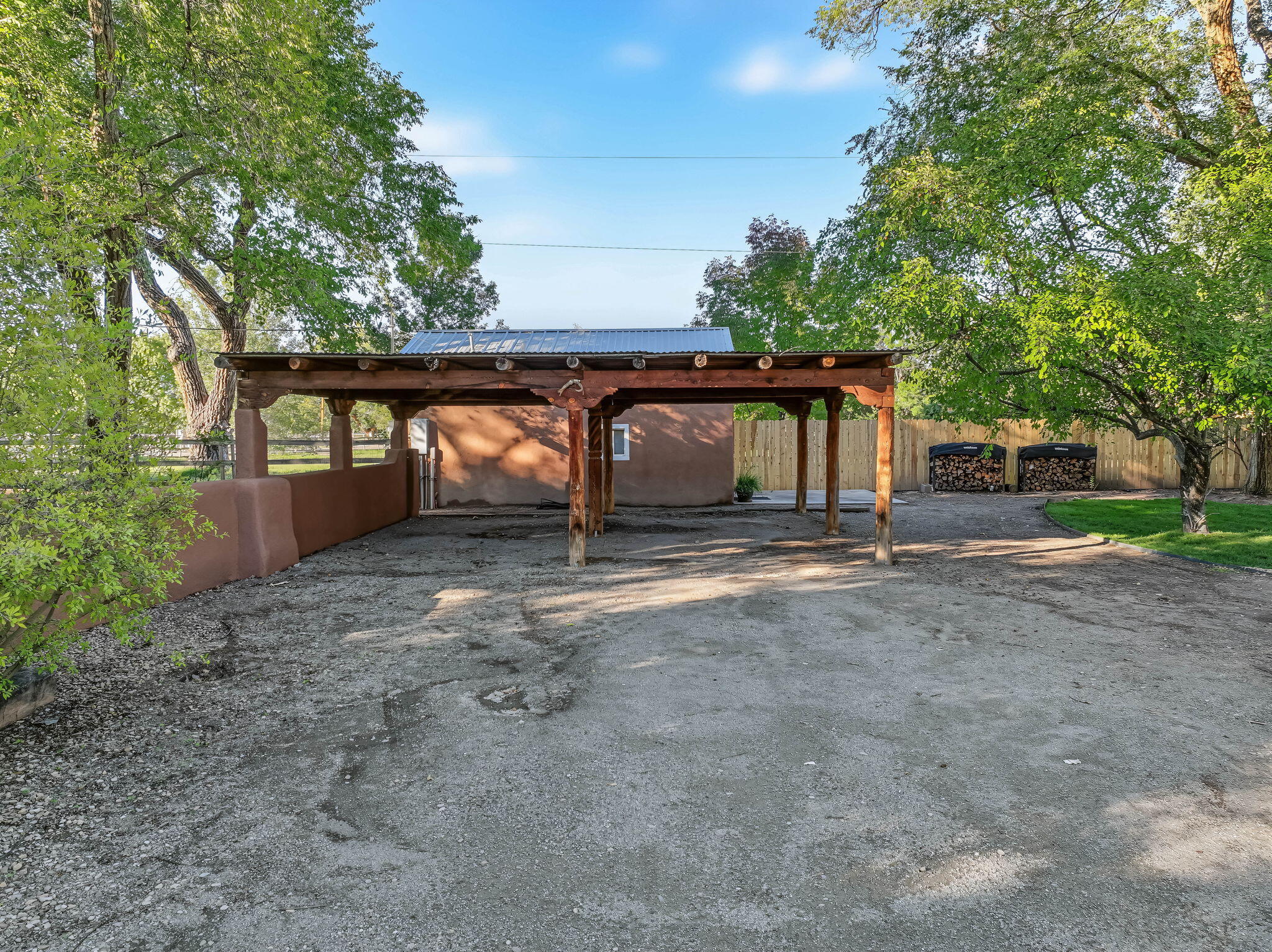 Photo 11 — 8212 Rio Grande Boulevard NW