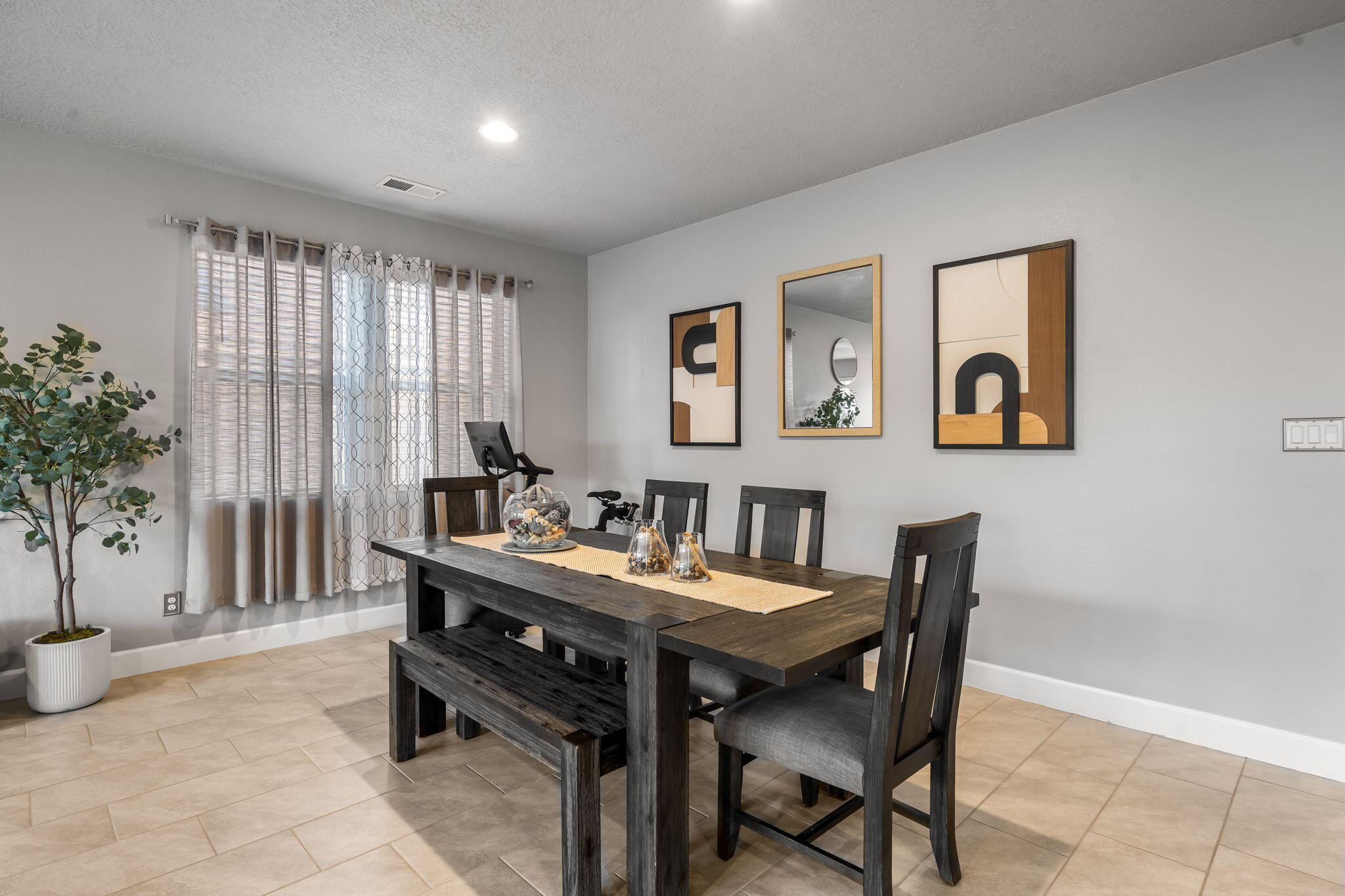 Photo 4 — 6215 Basil Place NW
