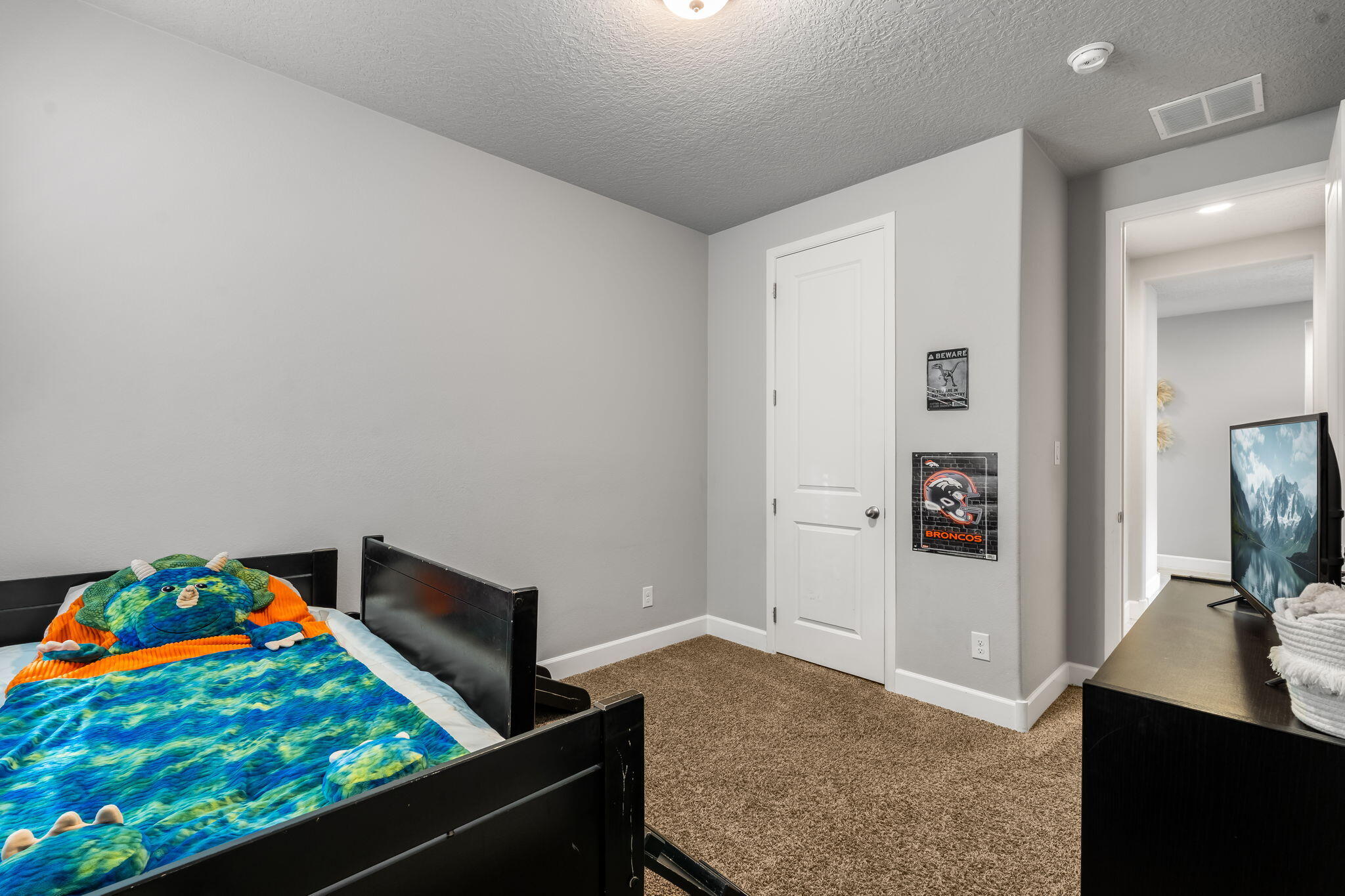 Photo 15 — 6215 Basil Place NW