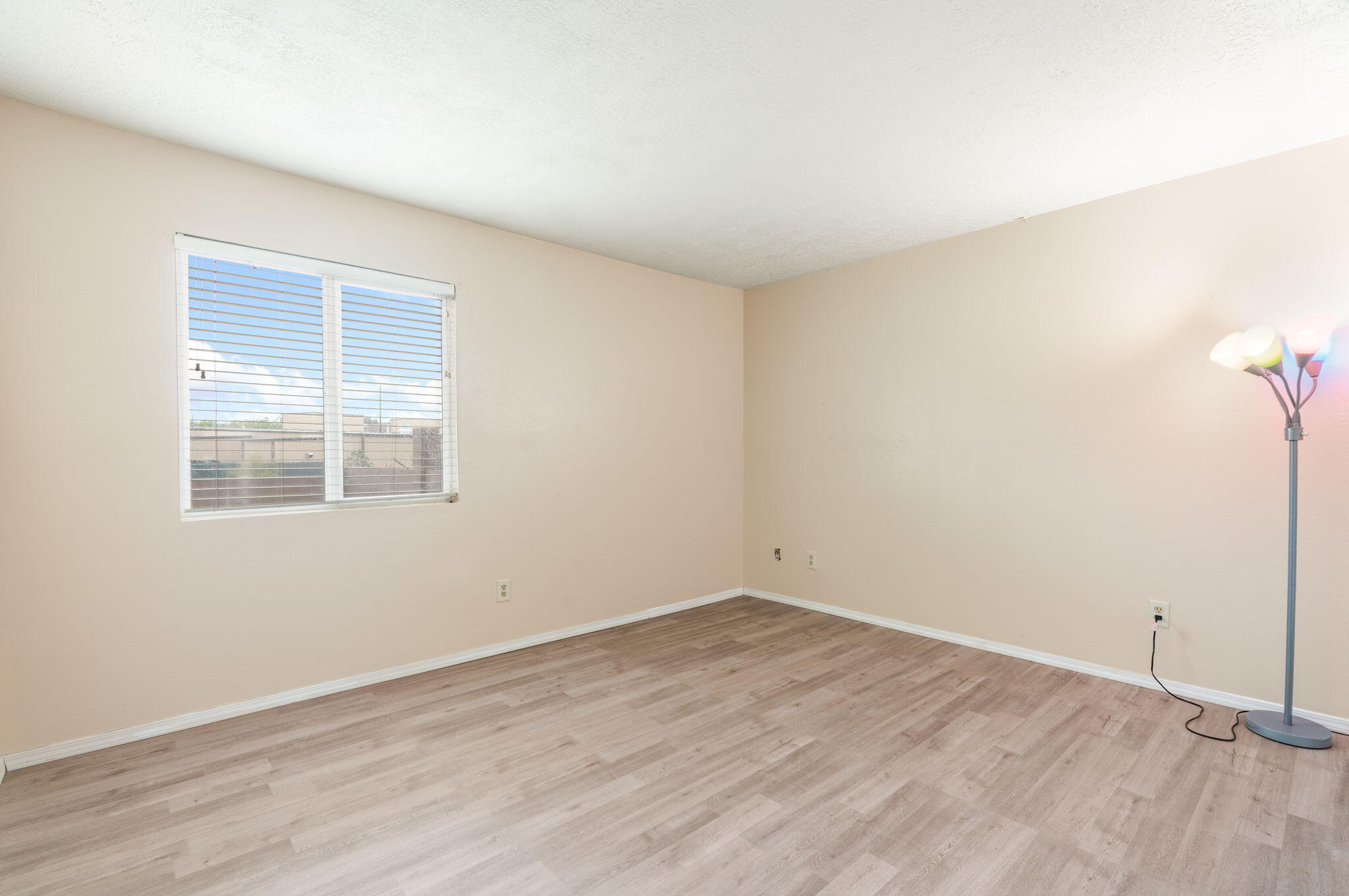 Photo 19 — 148 Pearl Drive NE