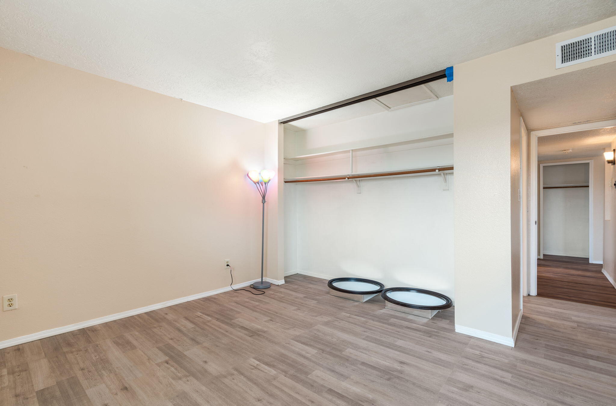 Photo 20 — 148 Pearl Drive NE