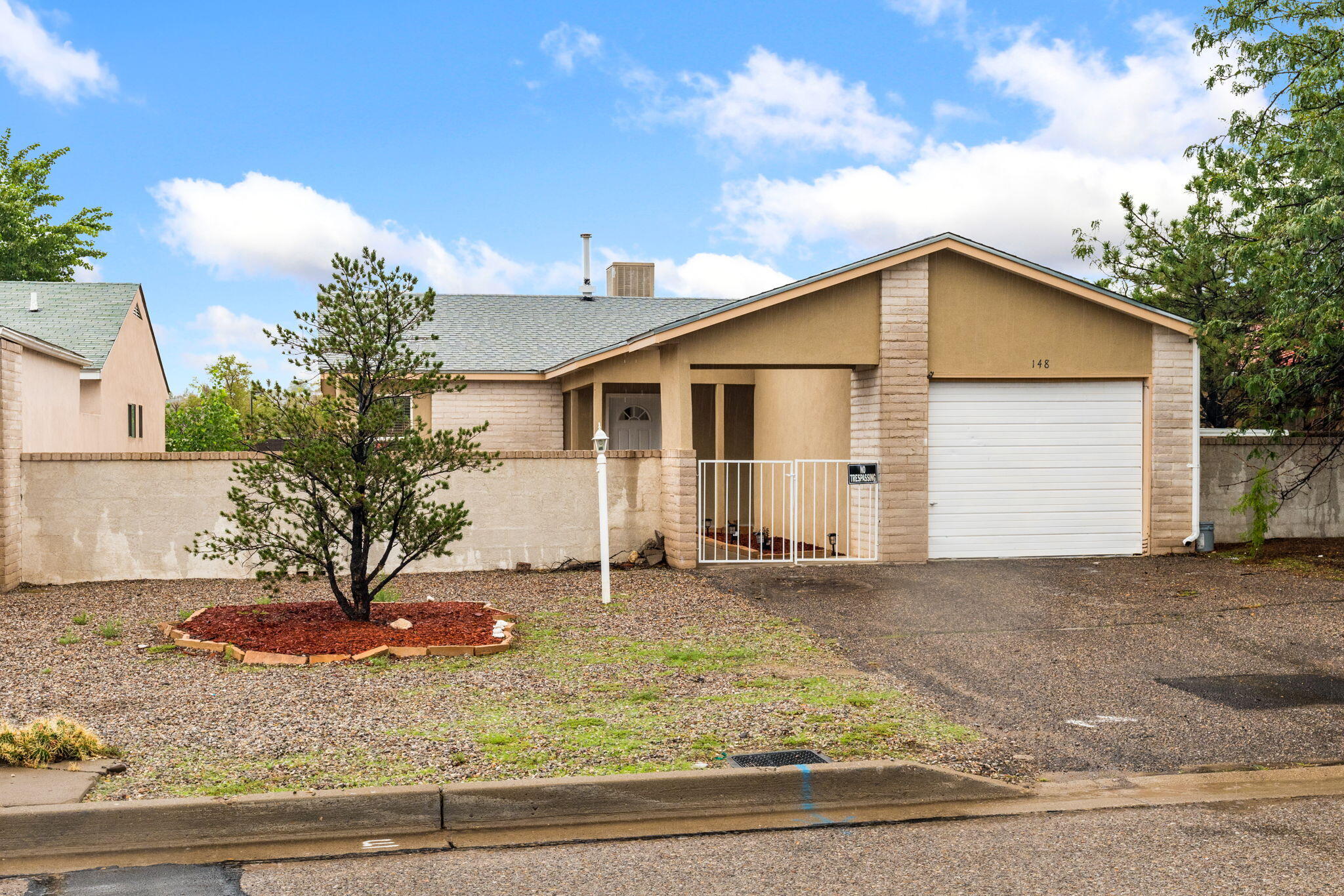 Photo 7 — 148 Pearl Drive NE