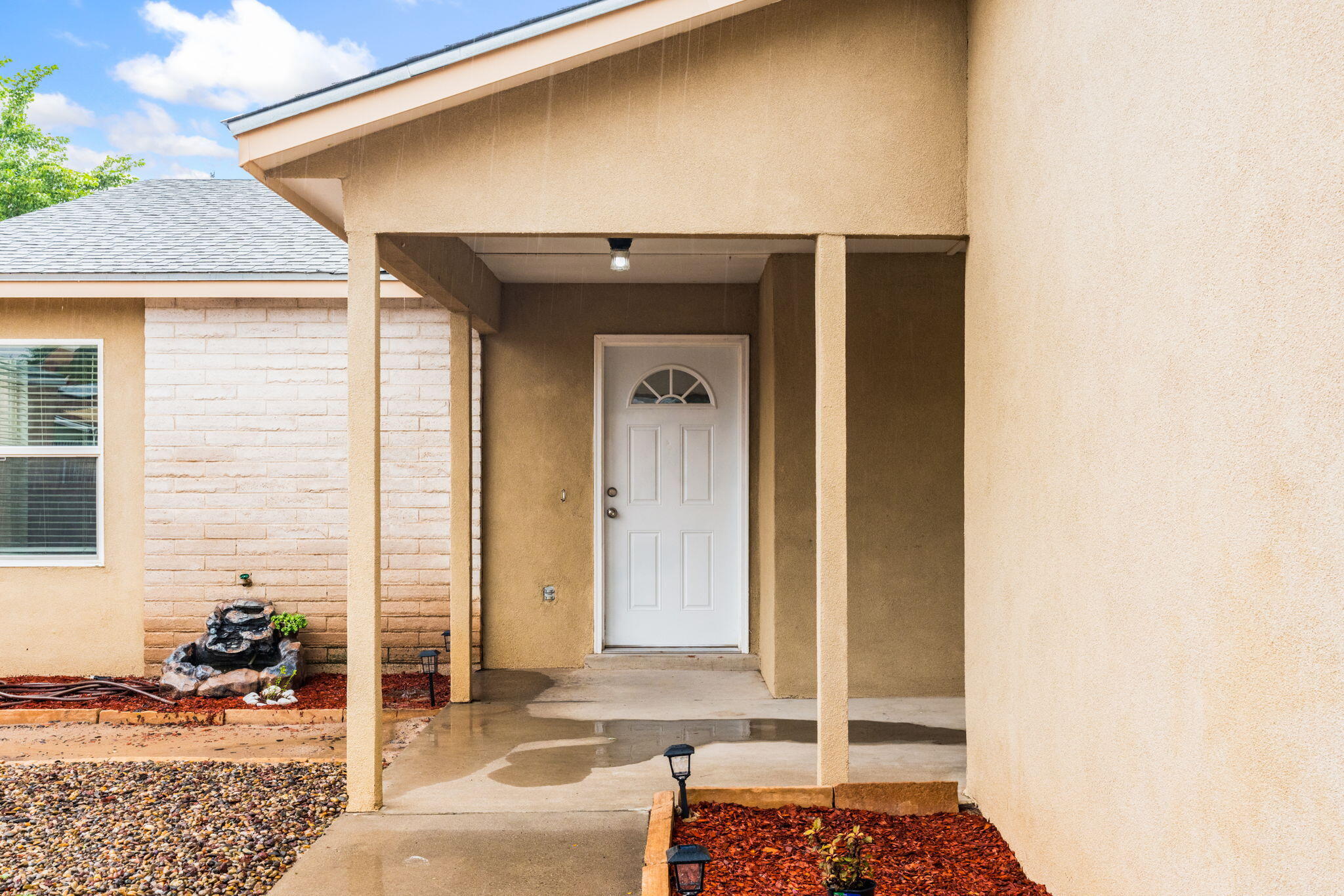 Photo 8 — 148 Pearl Drive NE