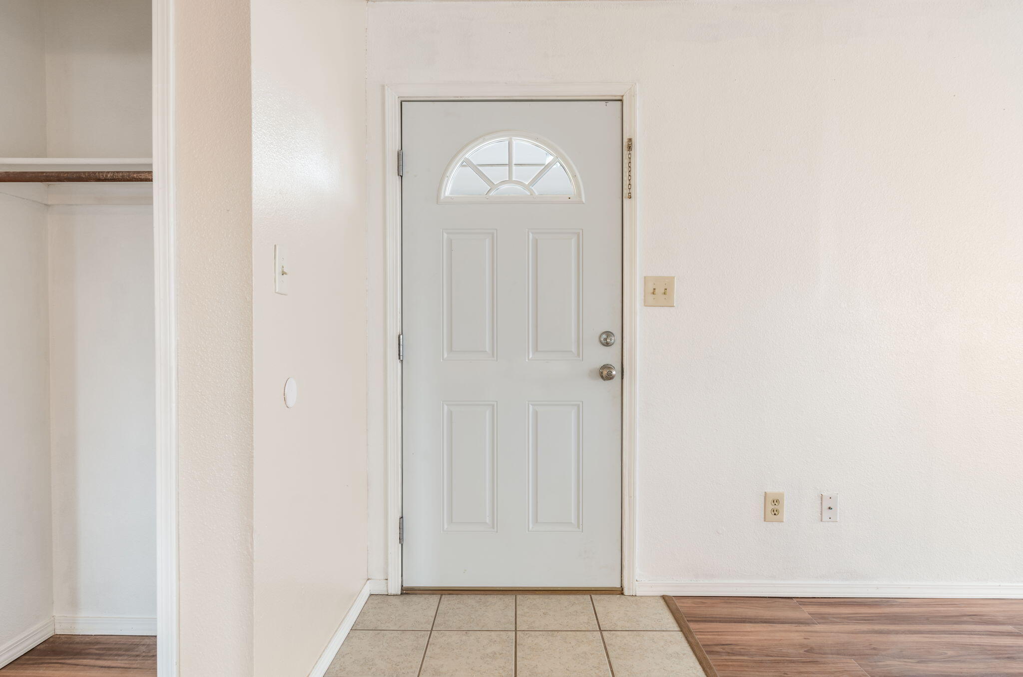 Photo 9 — 148 Pearl Drive NE