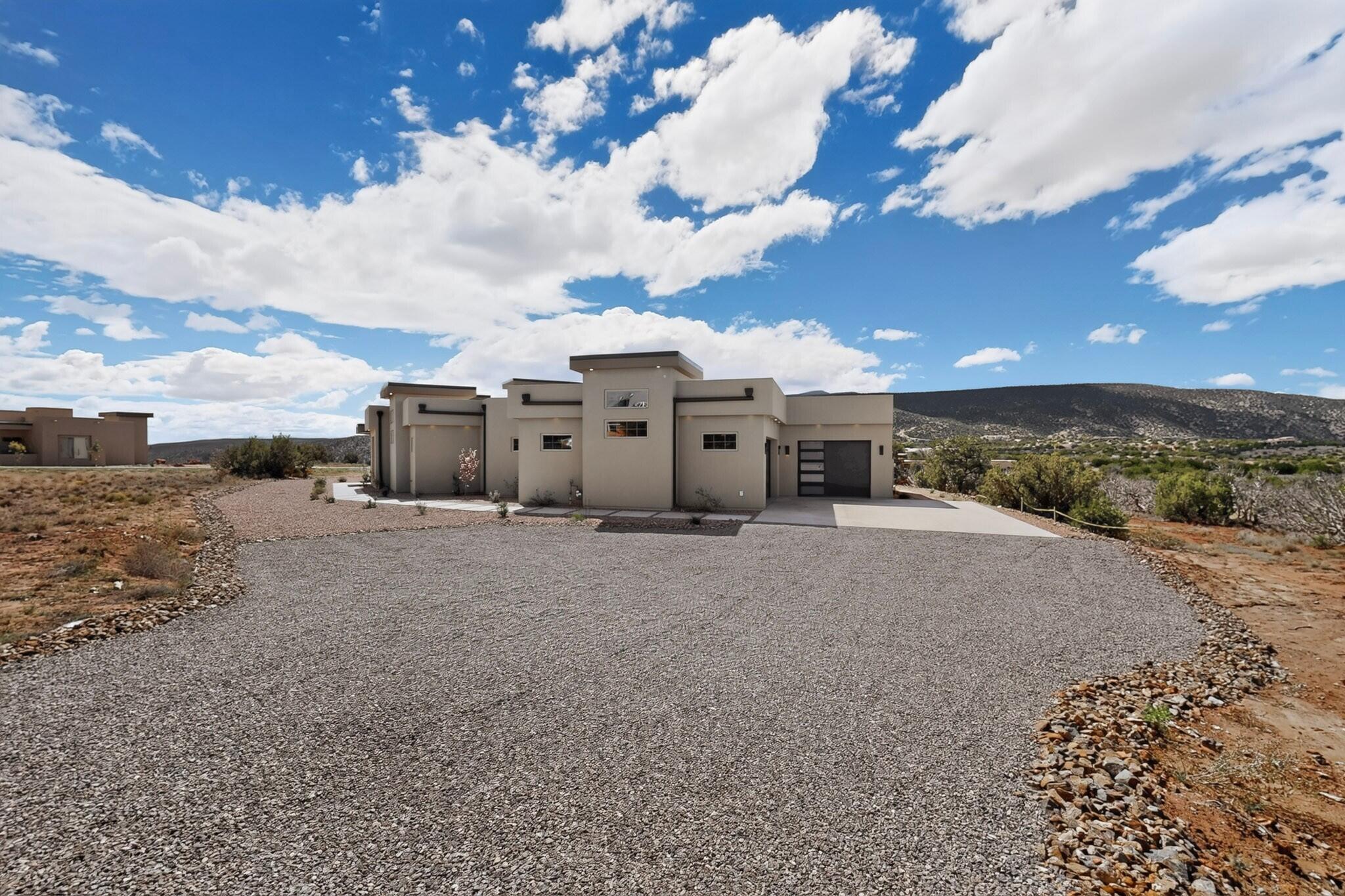 Photo 11 — 263 Diamond Tail Road
