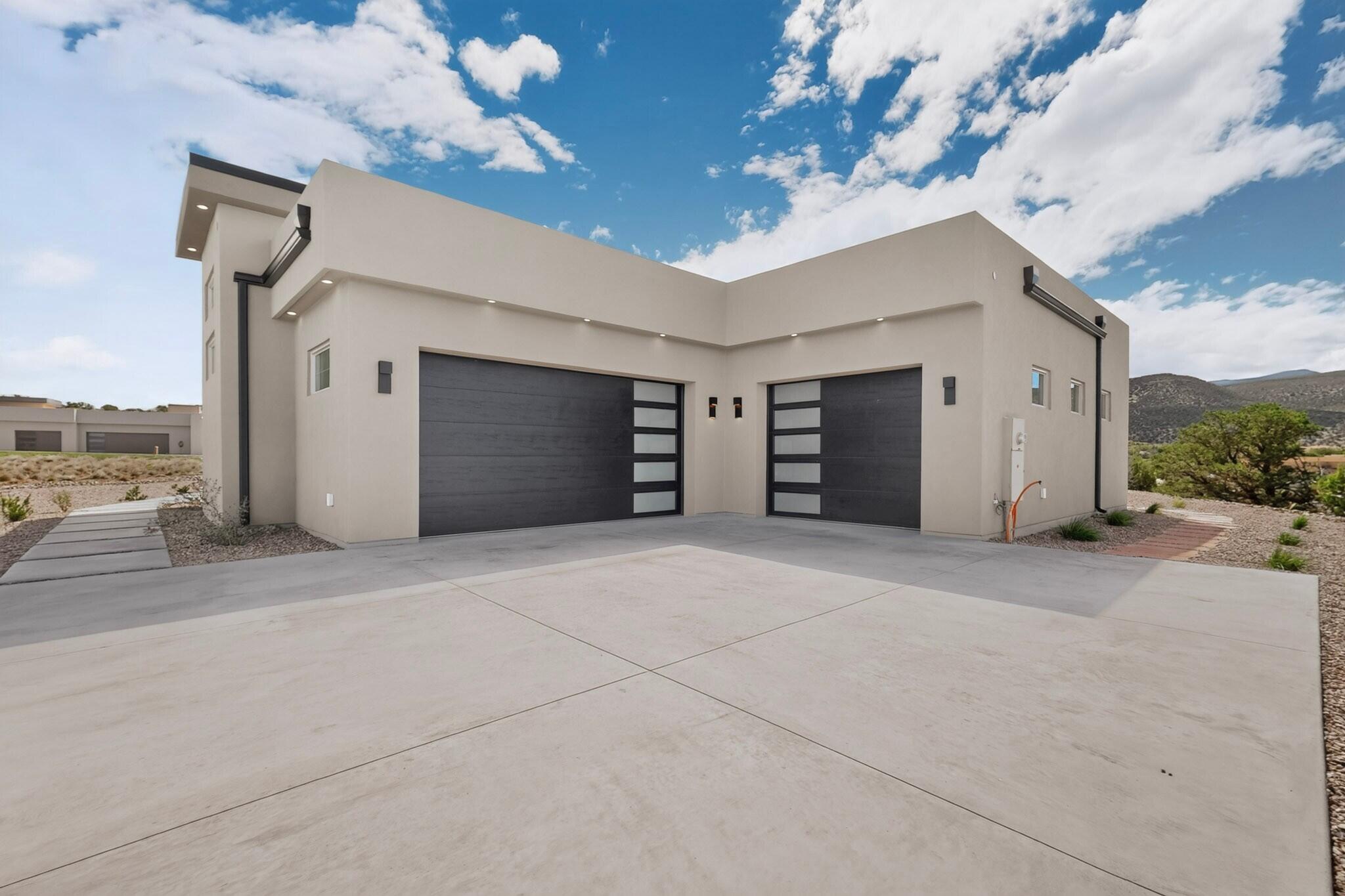 Photo 12 — 263 Diamond Tail Road