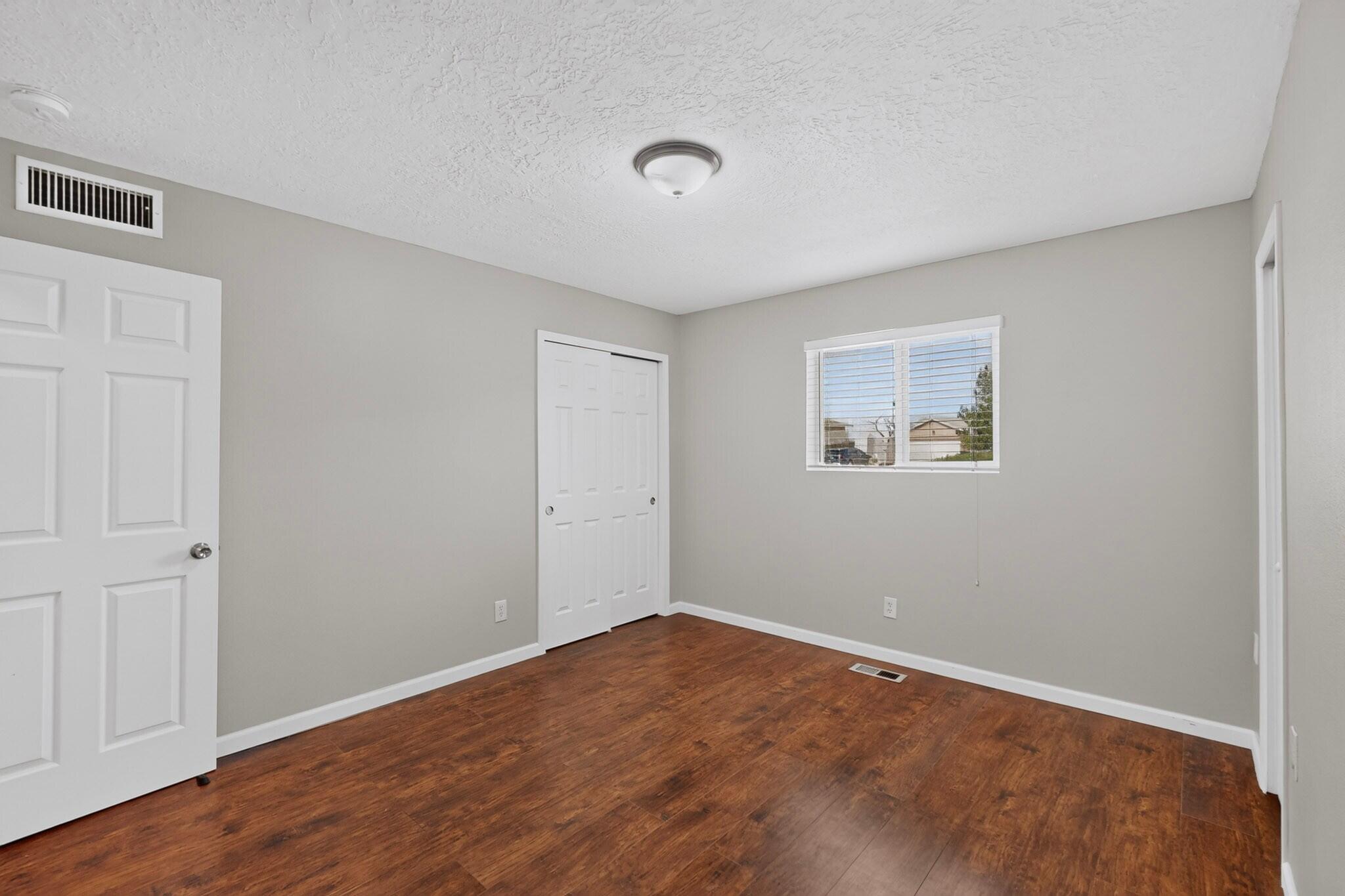 Photo 17 — 3802 Saint Andrews Drive SE