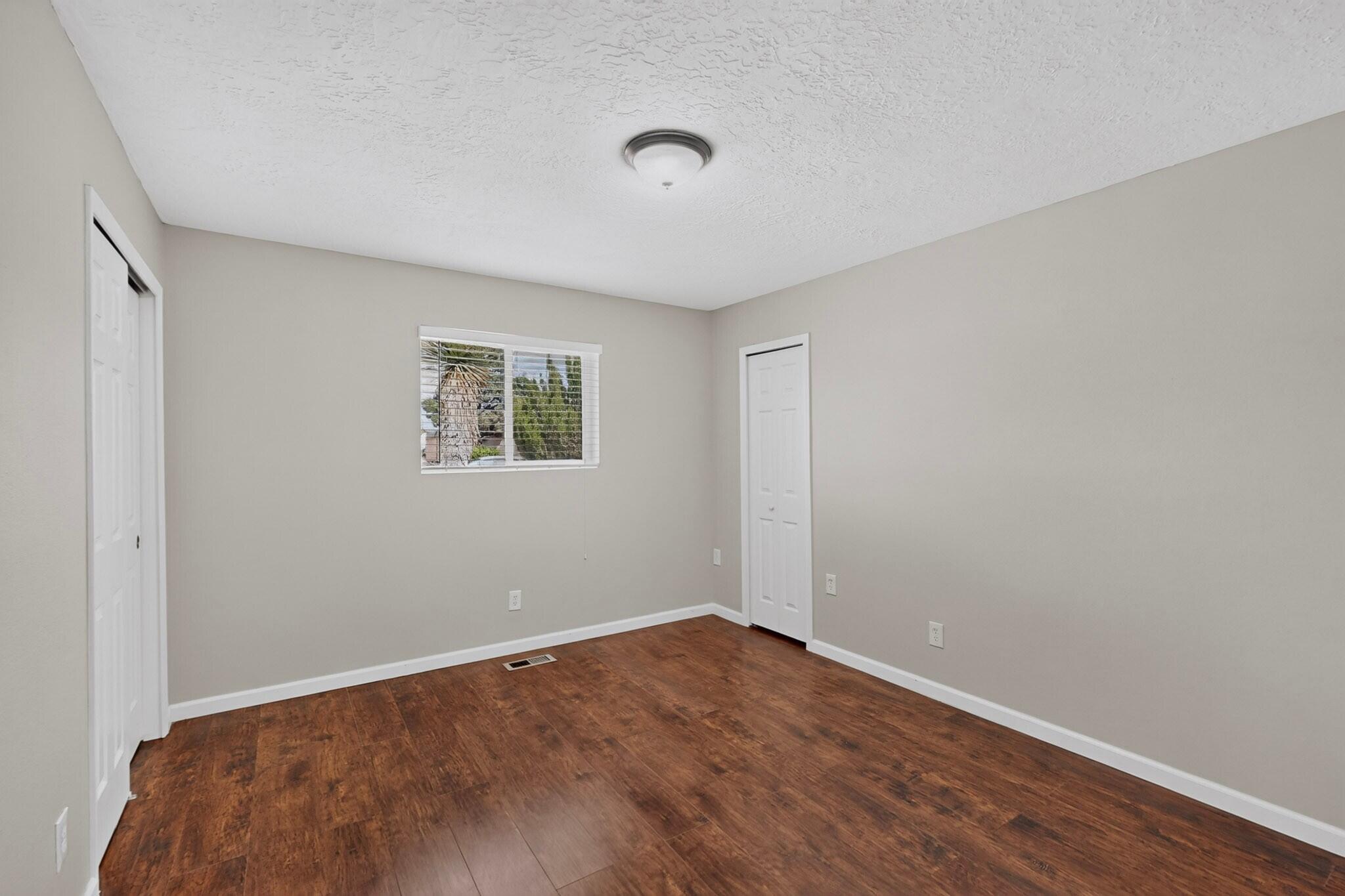 Photo 15 — 3802 Saint Andrews Drive SE