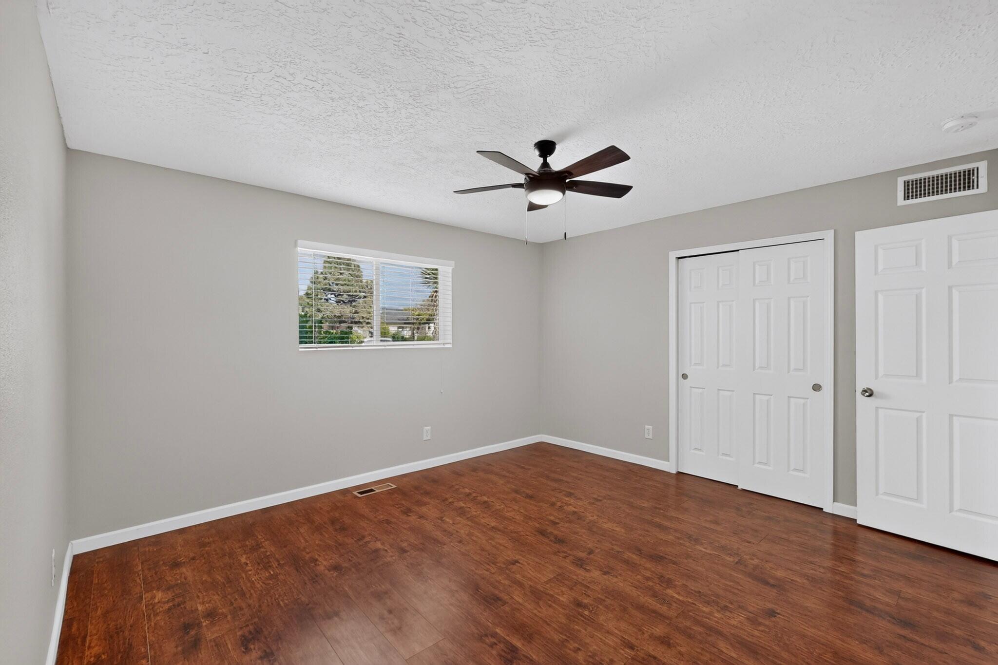 Photo 13 — 3802 Saint Andrews Drive SE