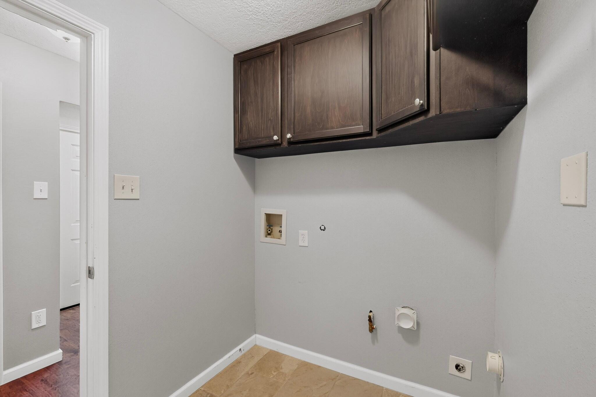 Photo 12 — 3802 Saint Andrews Drive SE