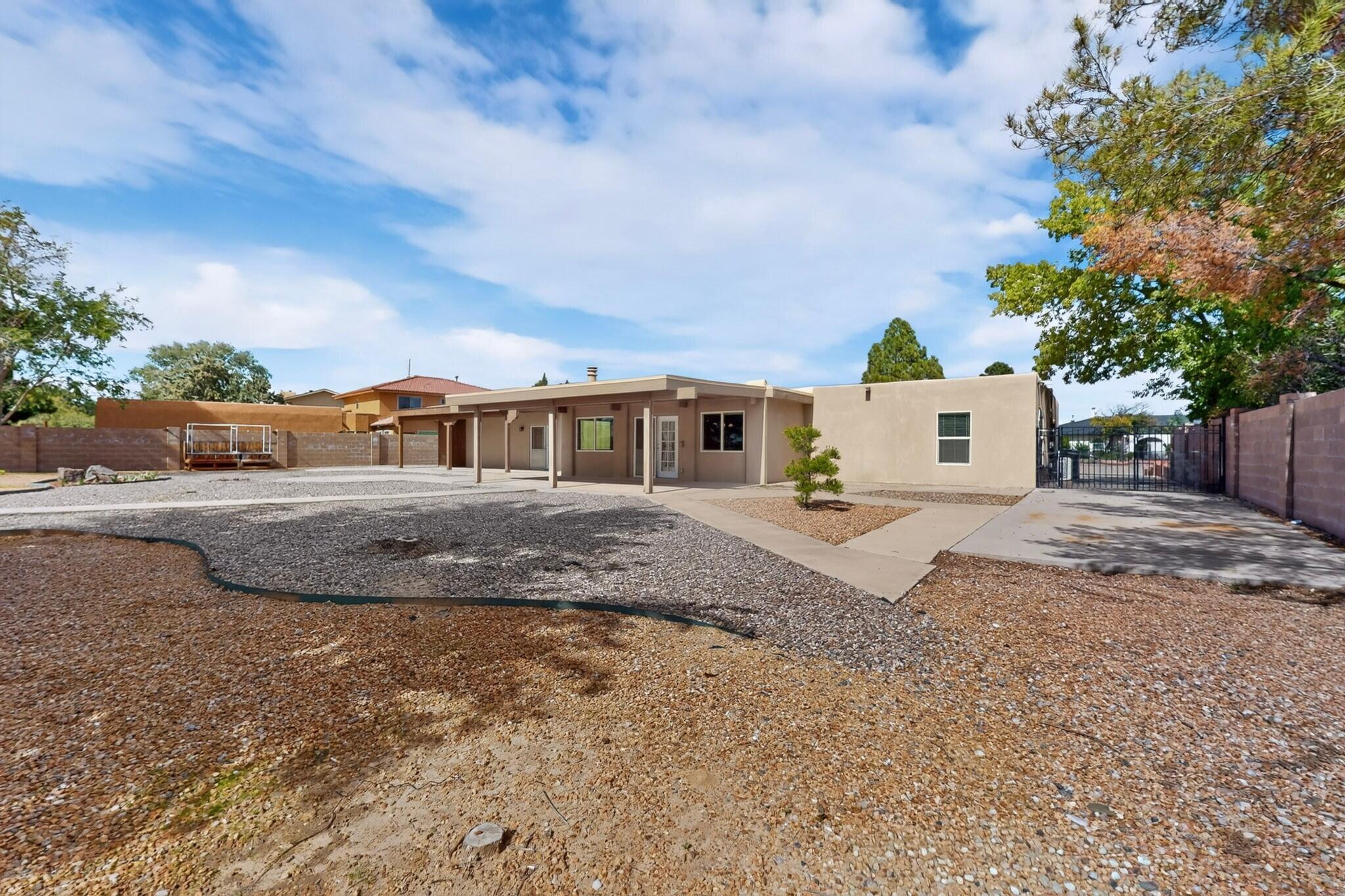 Photo 9 — 3802 Saint Andrews Drive SE