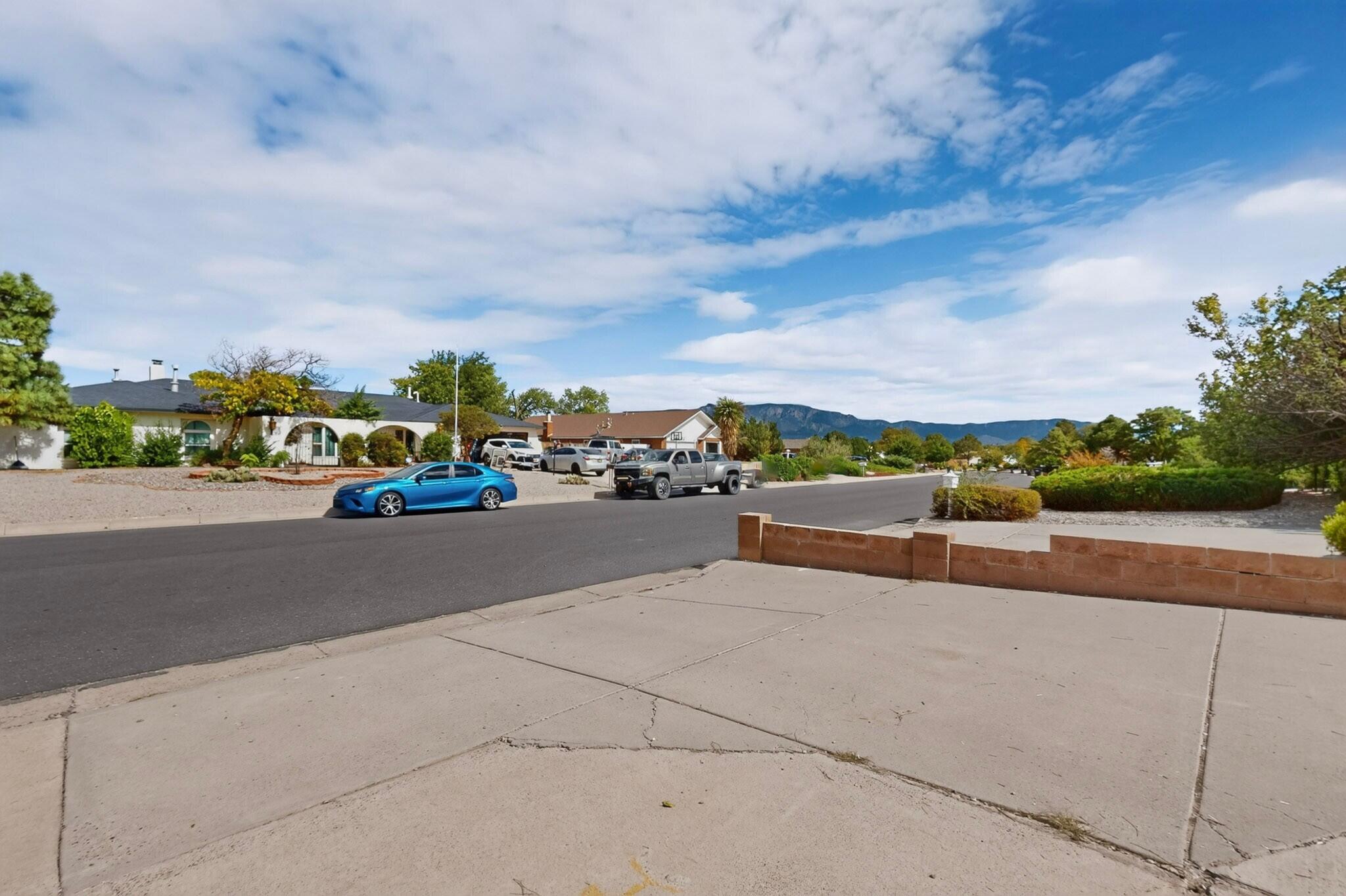 Photo 3 — 3802 Saint Andrews Drive SE