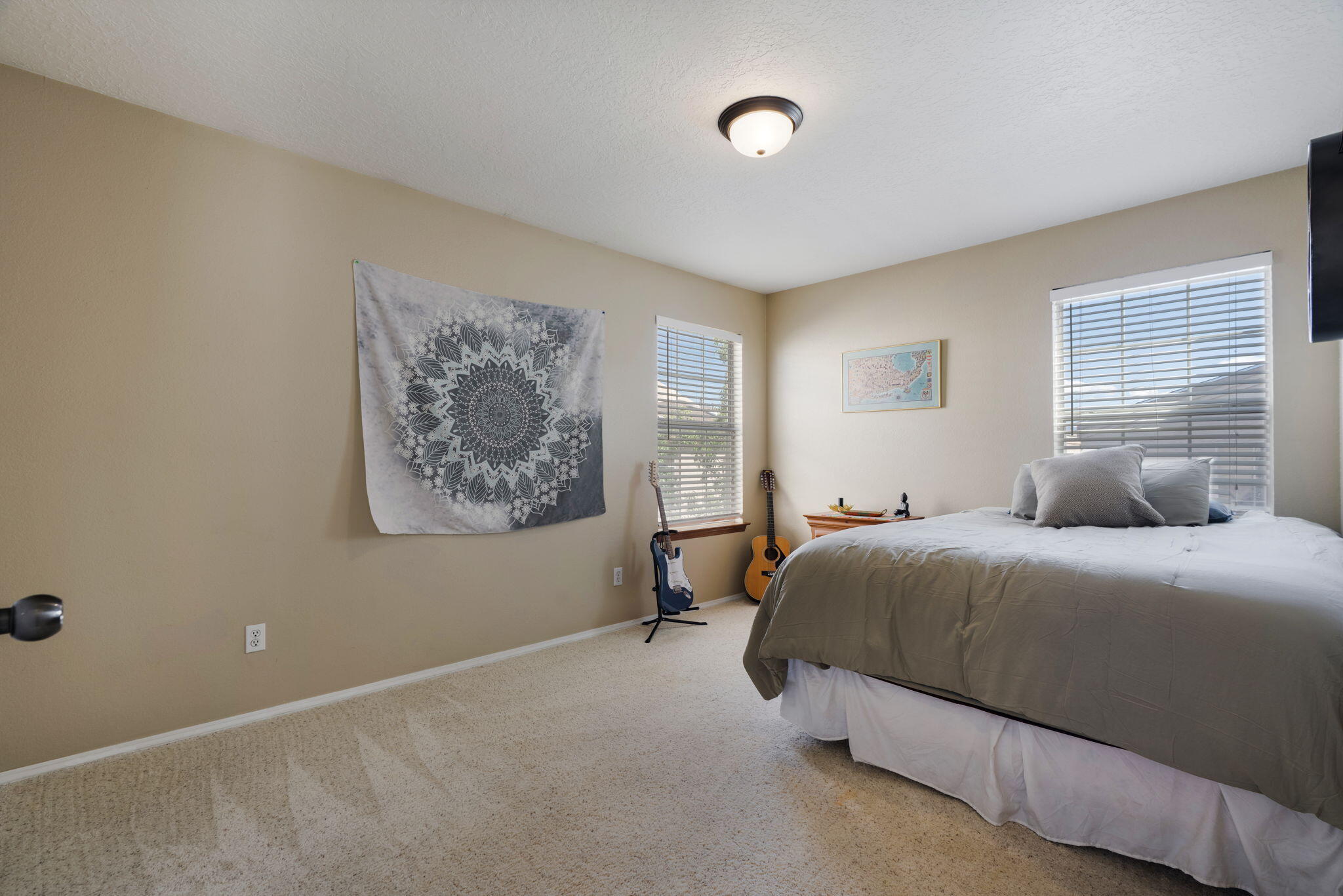 Photo 8 — 1910 Moneda Drive NW
