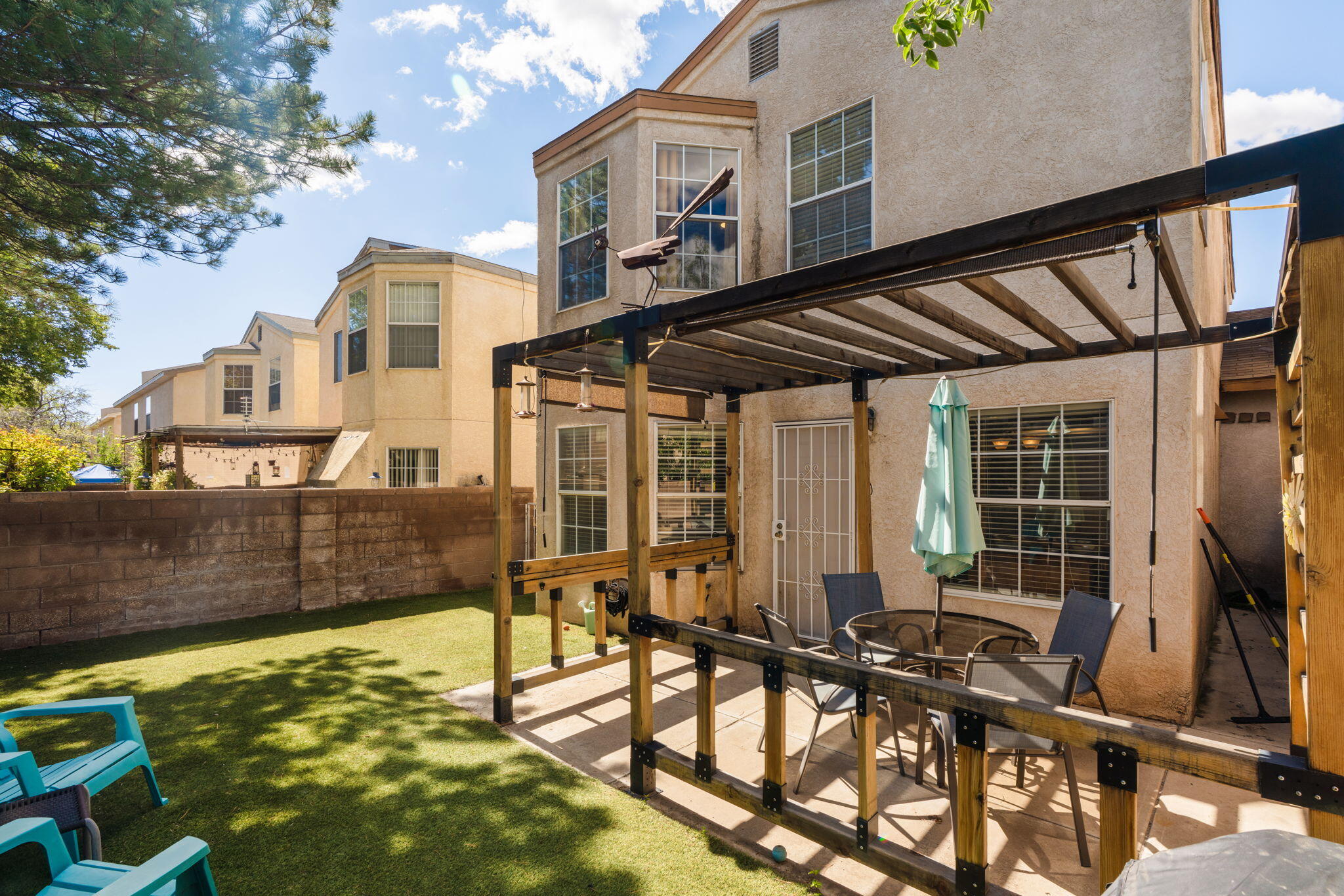Photo 5 — 1910 Moneda Drive NW
