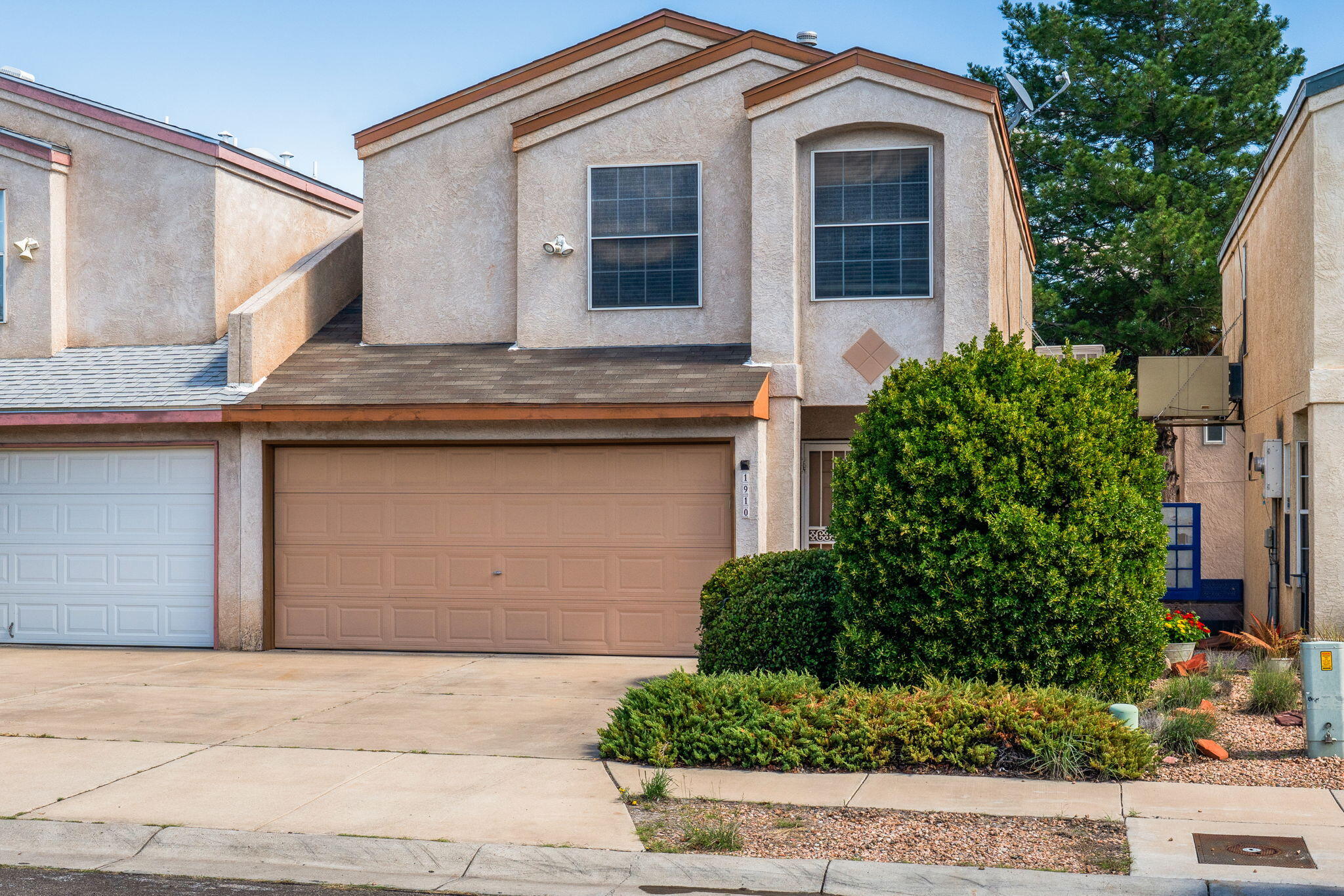 Photo 16 — 1910 Moneda Drive NW