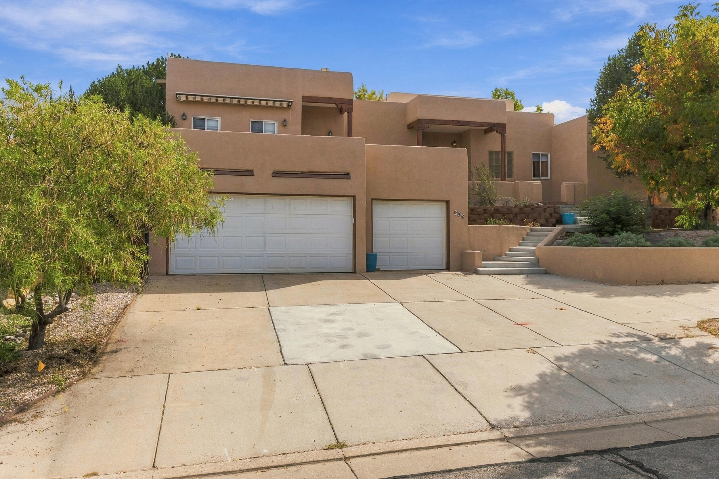 Photo 15 — 712 Navarra Way SE