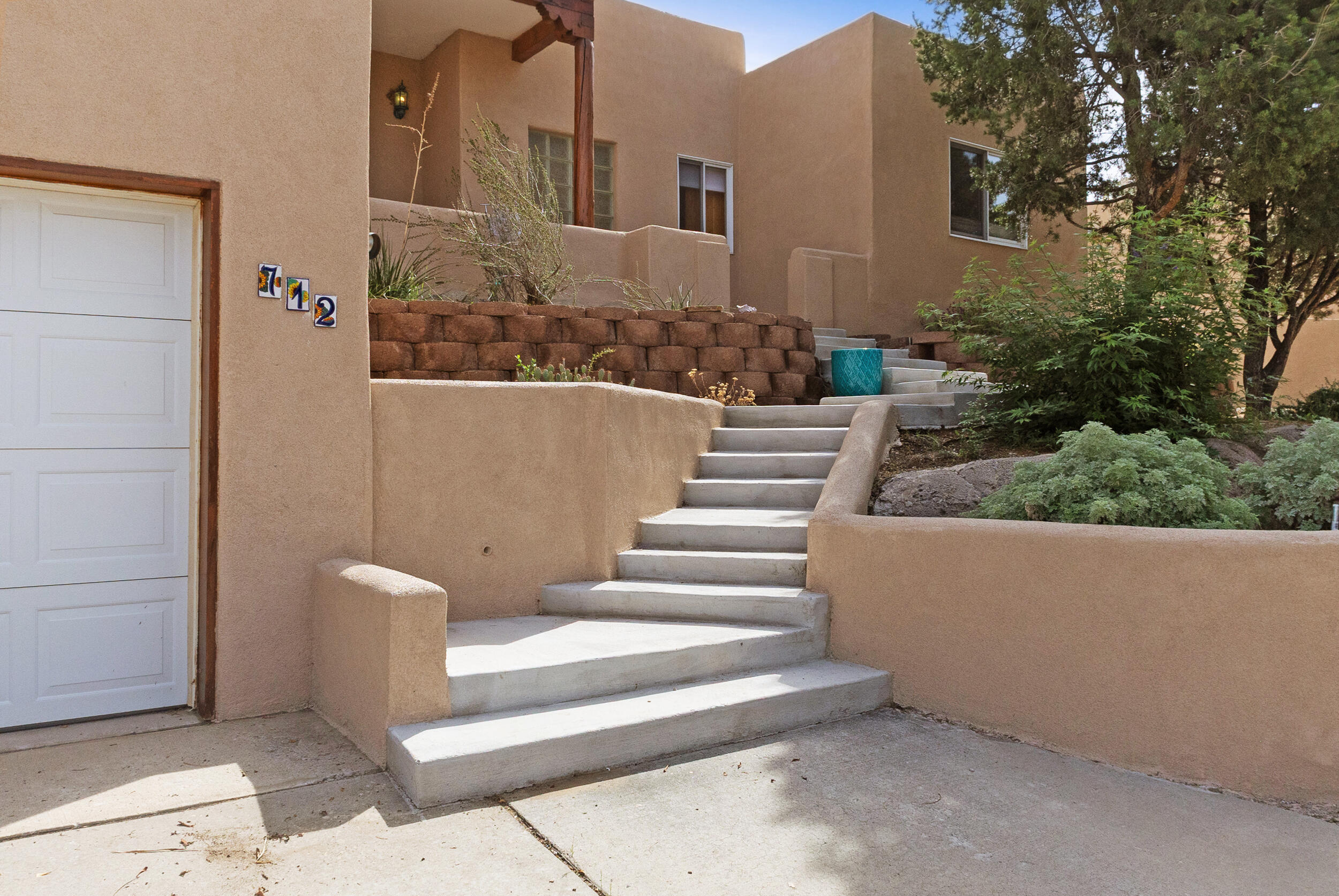Photo 13 — 712 Navarra Way SE
