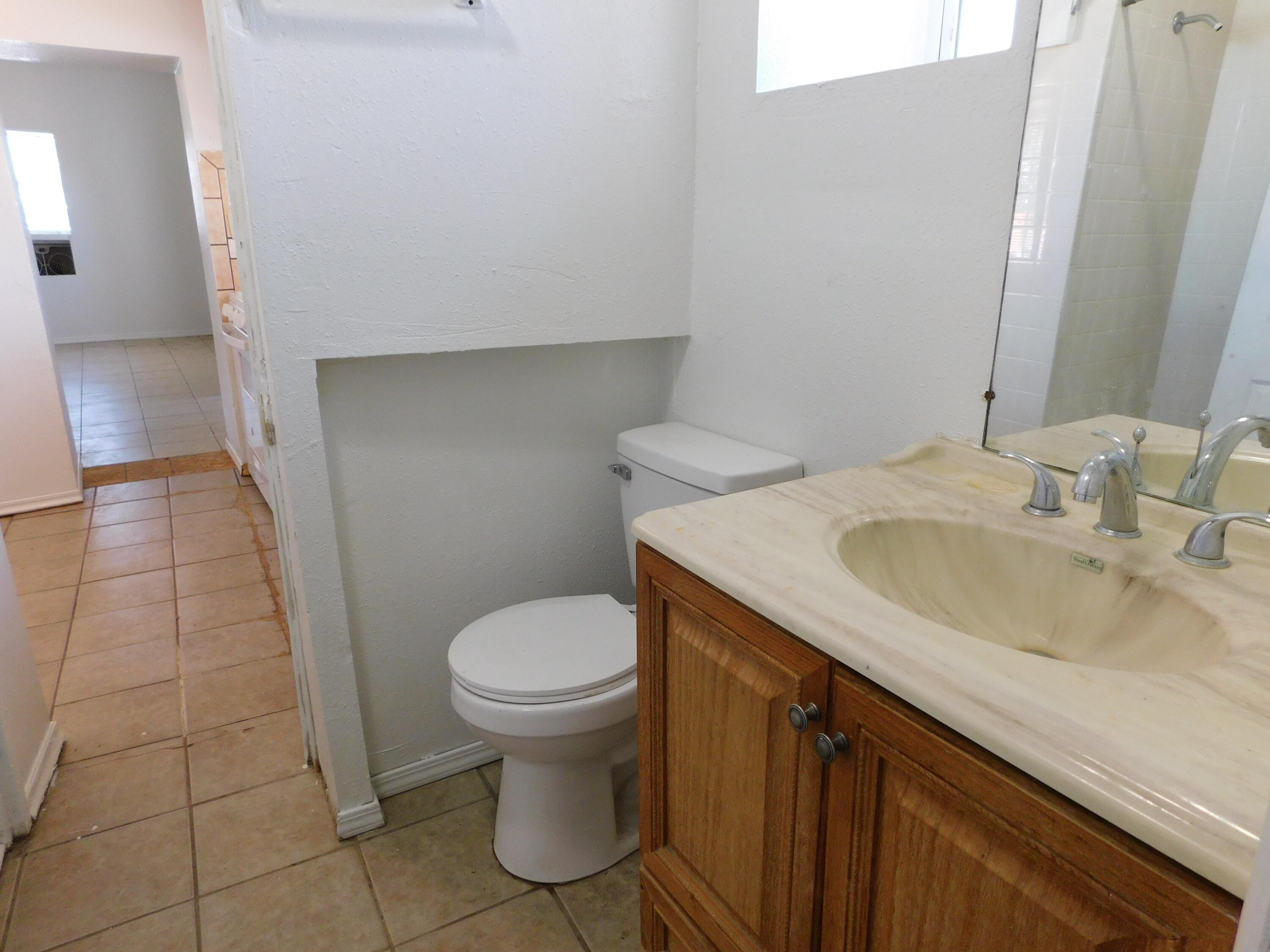 Photo 5 — 104 Mc Cutcheon Avenue