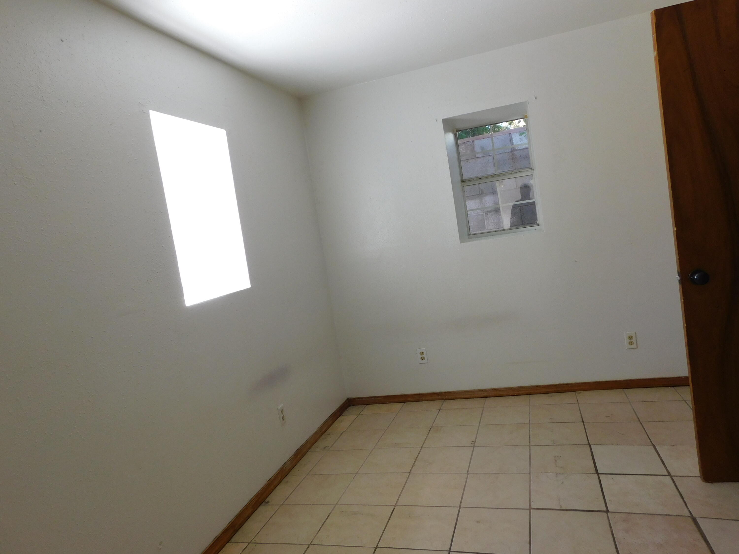 Photo 11 — 104 Mc Cutcheon Avenue