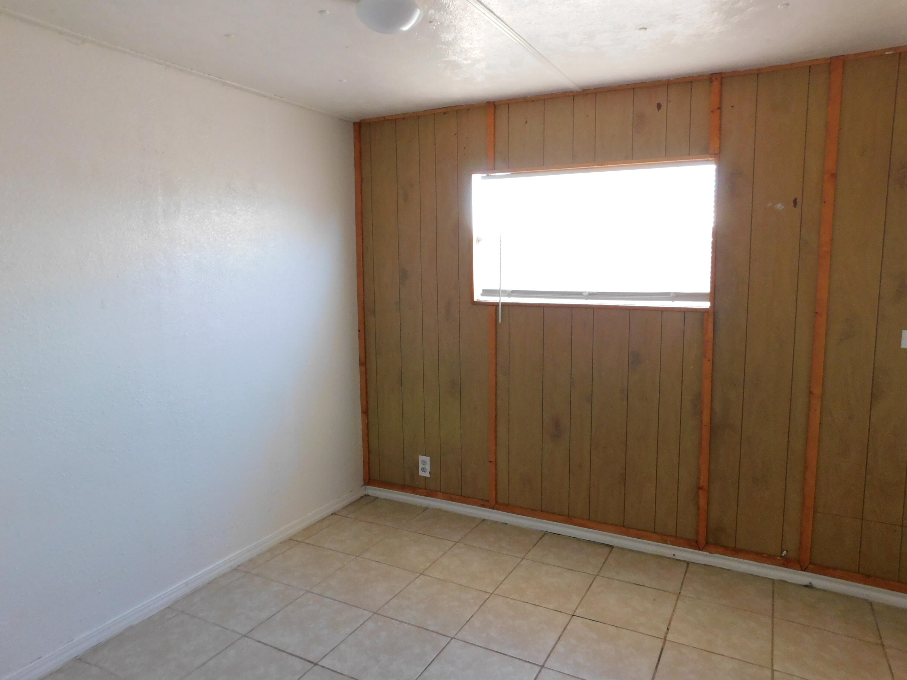 Photo 18 — 104 Mc Cutcheon Avenue