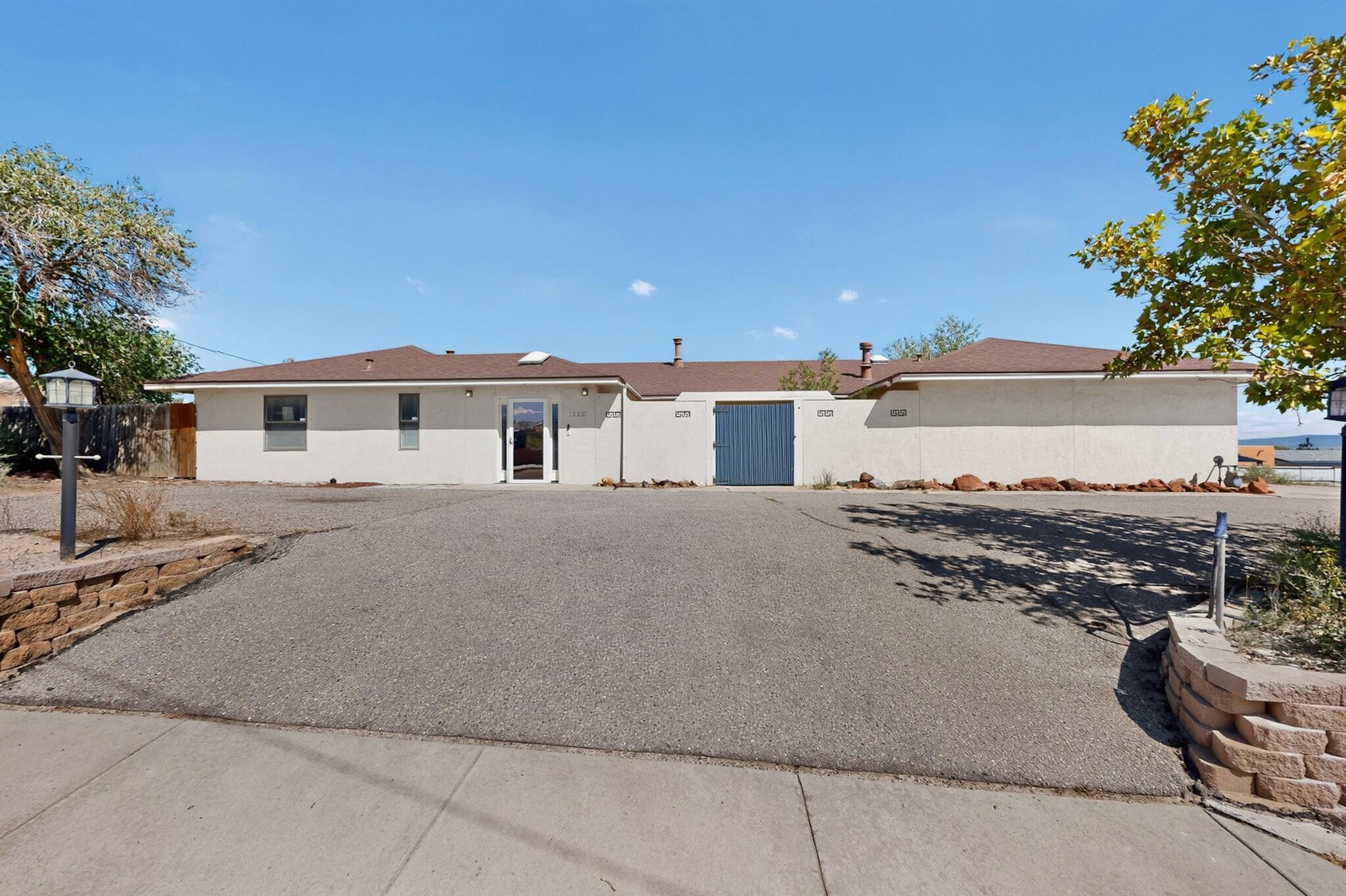 Photo 3 — 1328 Rio Grande Boulevard SW