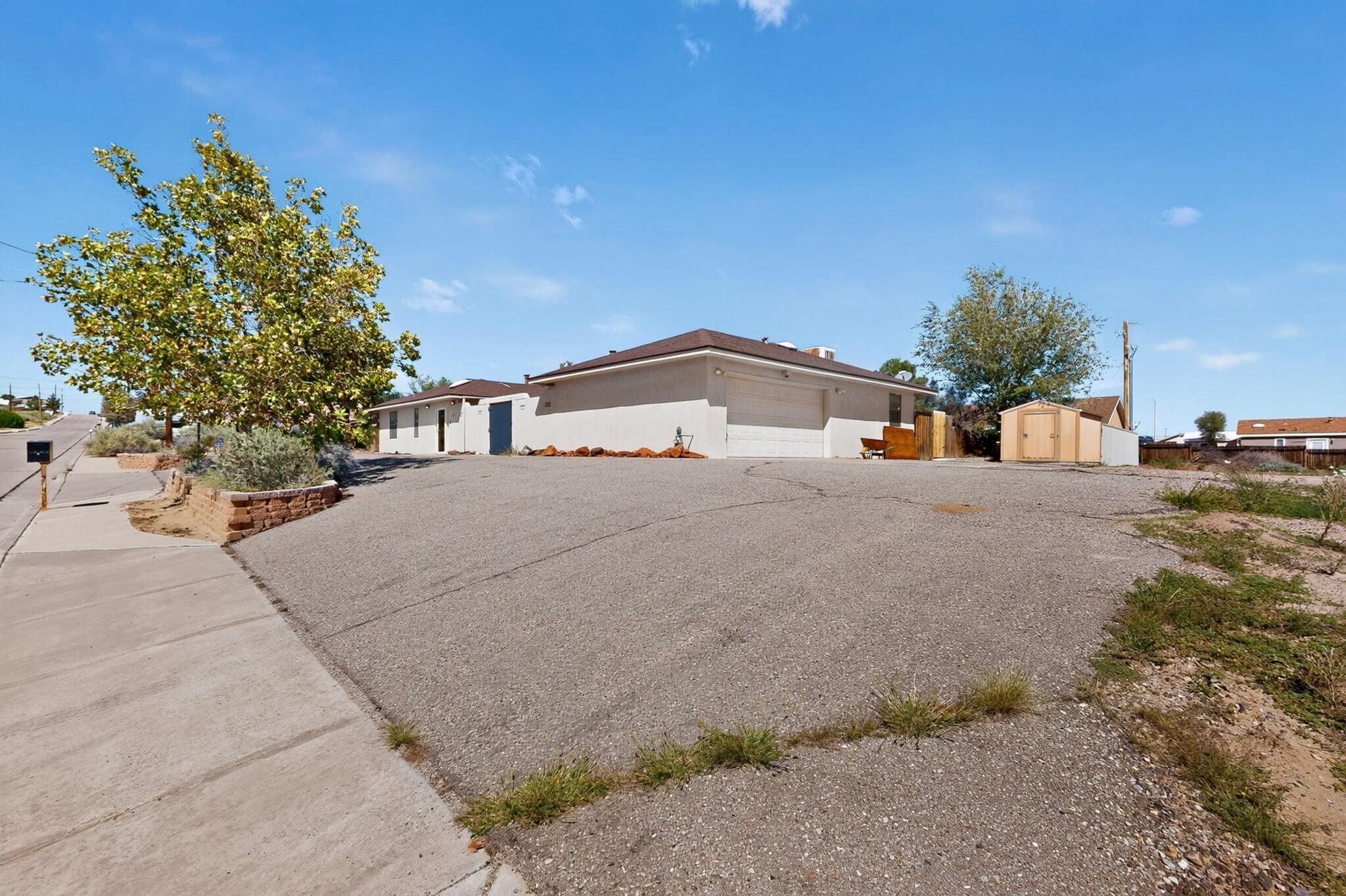 Photo 4 — 1328 Rio Grande Boulevard SW