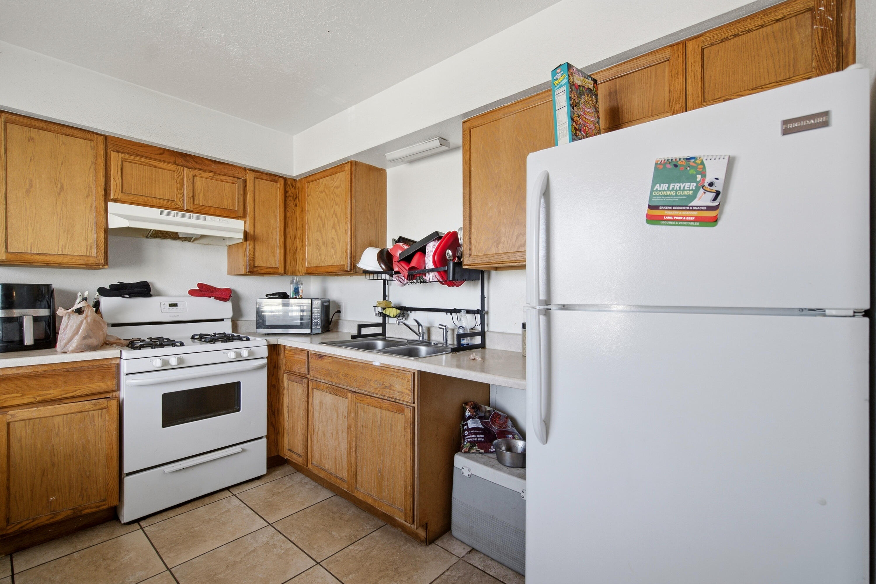Photo 4 — 229 Hanosh Court SE 4