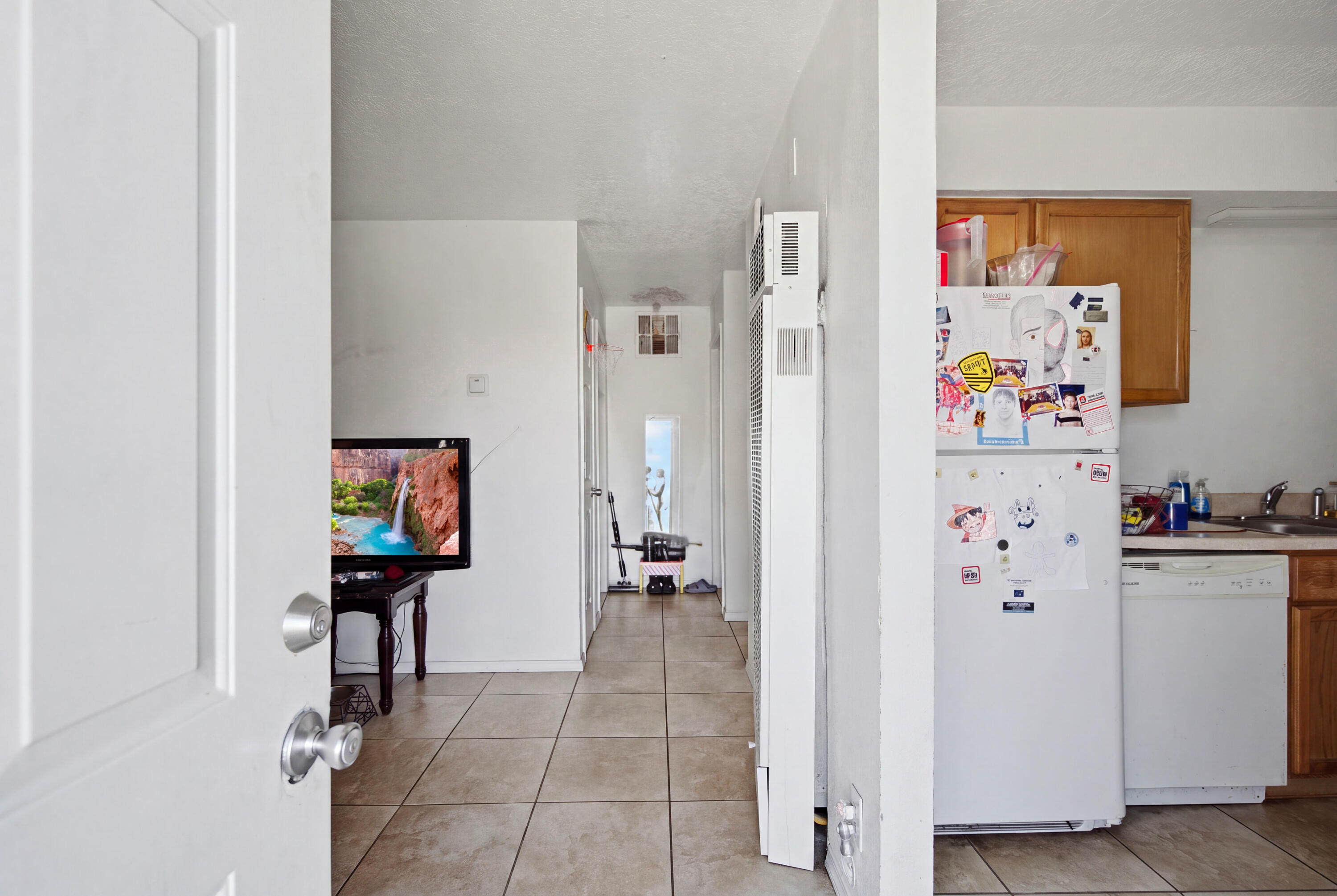 Photo 12 — 229 Hanosh Court SE 4