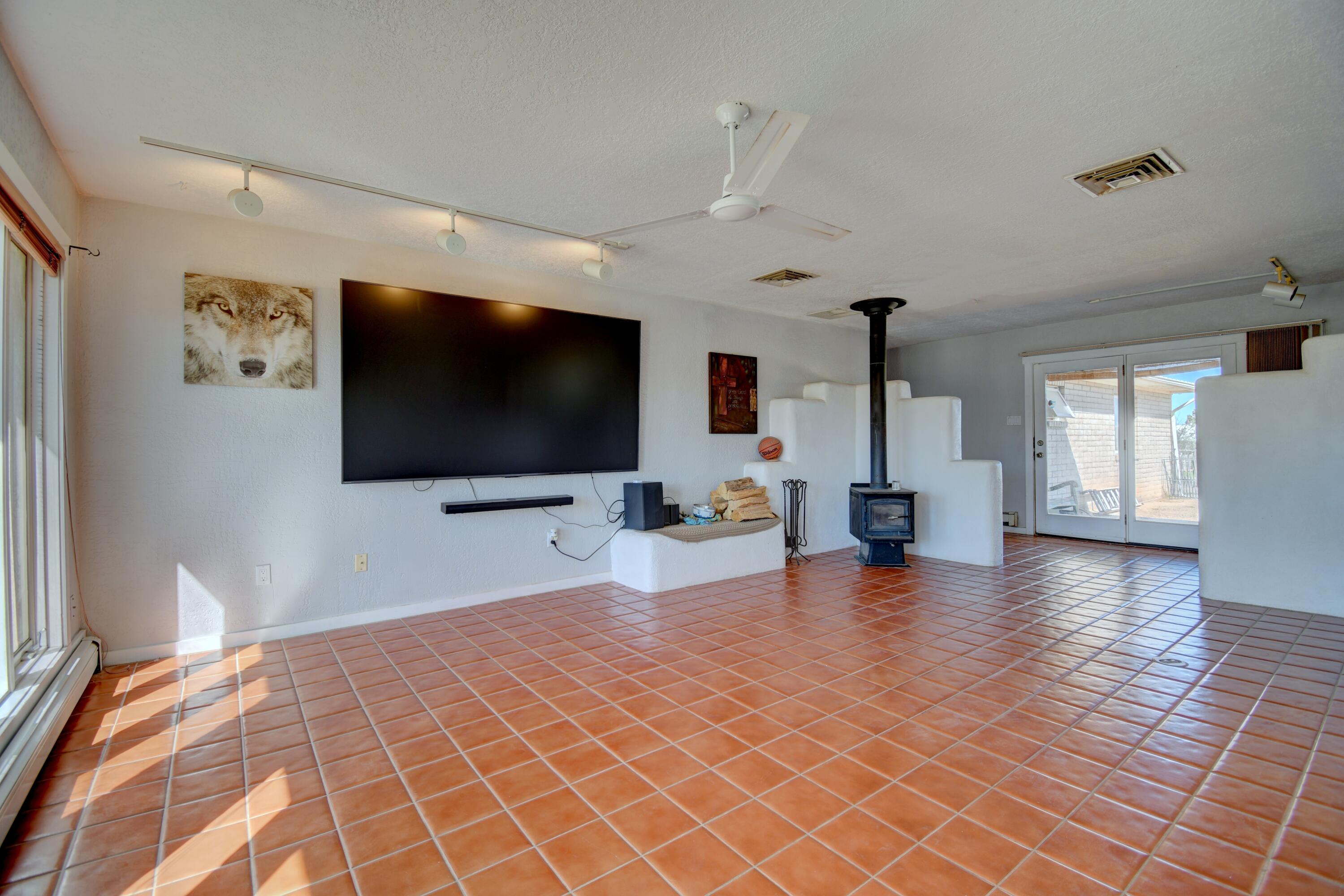 Photo 8 — 1301 Dulcinea Lane