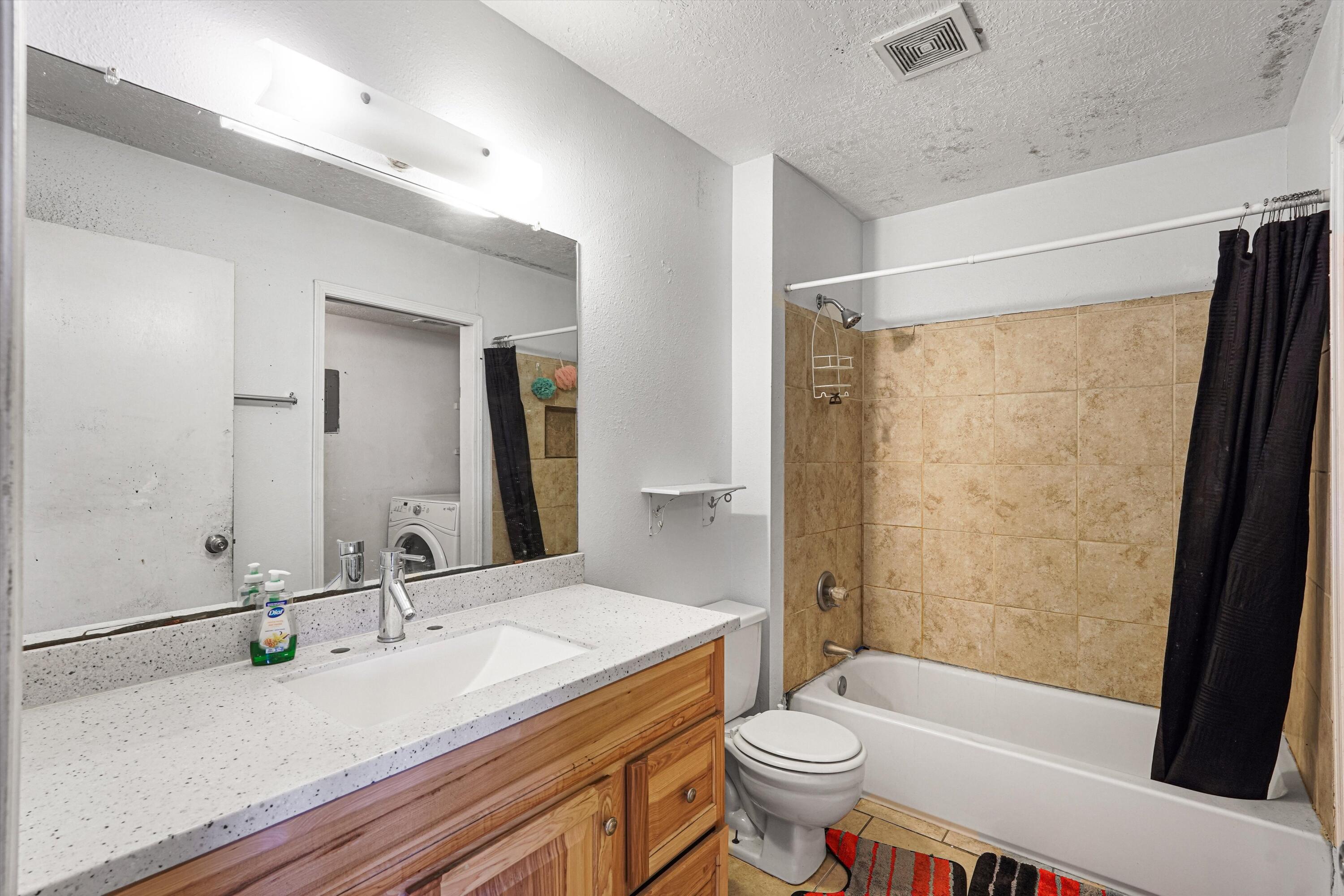 Photo 2 — 508 Tennessee Street NE