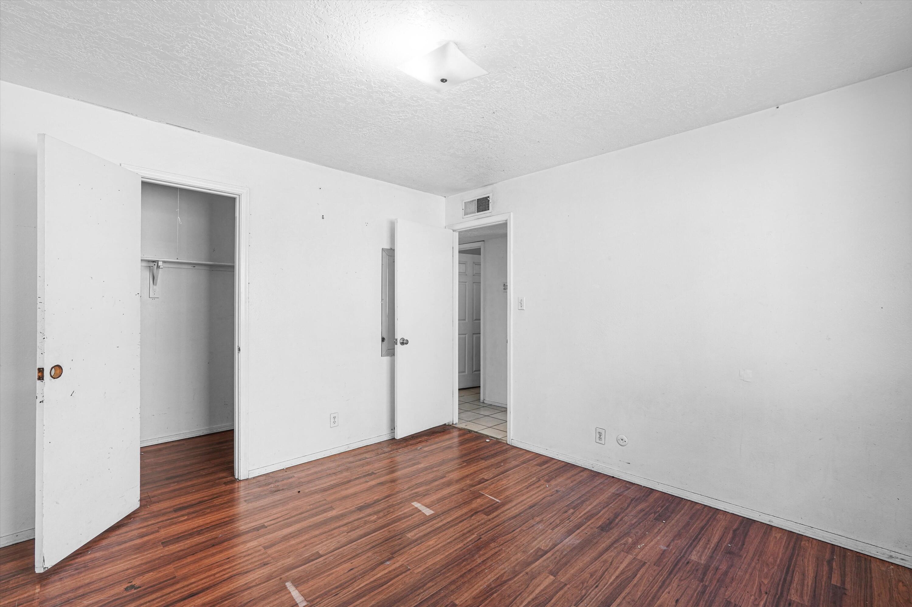 Photo 5 — 508 Tennessee Street NE