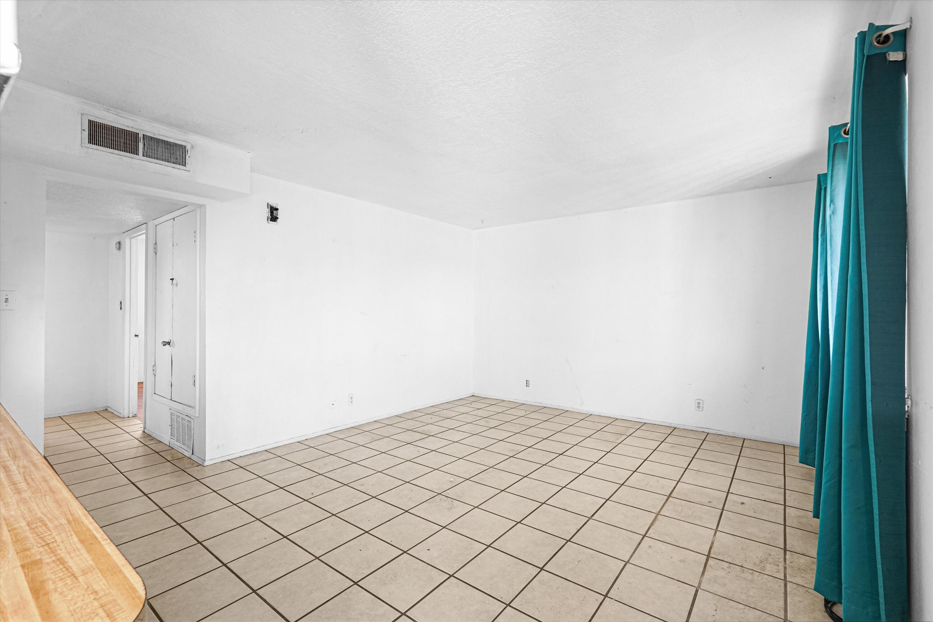 Photo 9 — 508 Tennessee Street NE