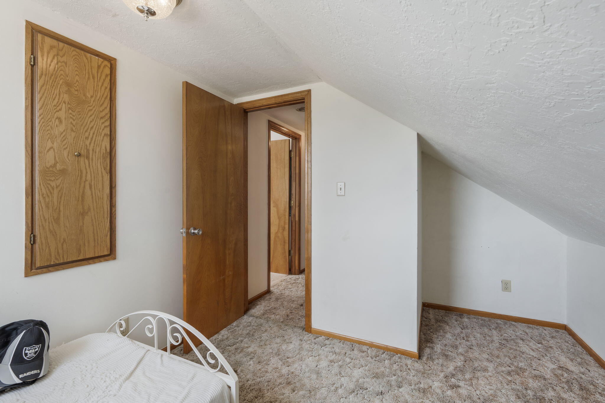 Photo 2 — 2410 Sunshine Road SW